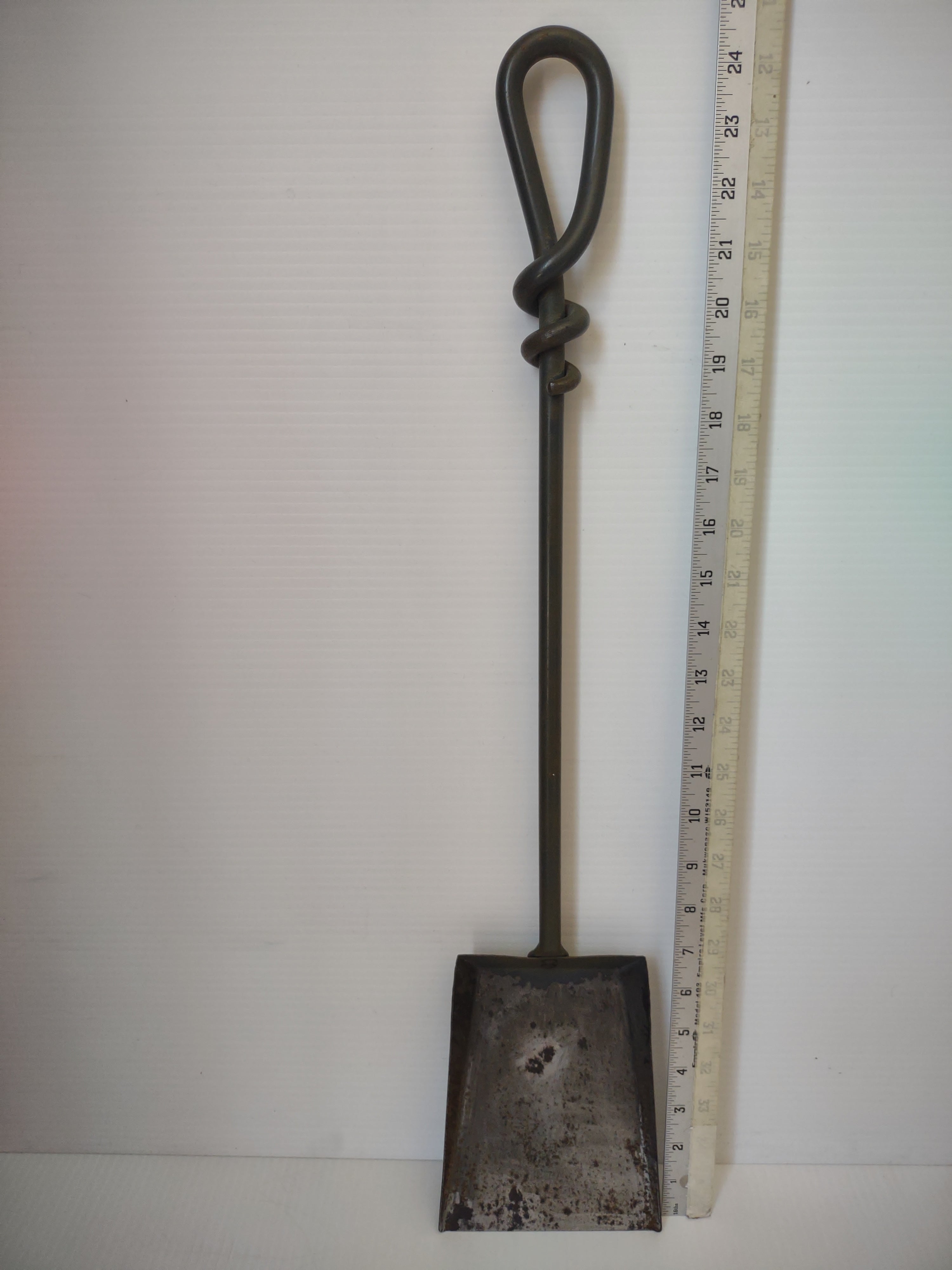 Vintage Wrought Iron Fireplace Ash Shovel Loop Knot Handle 24 In [6253]