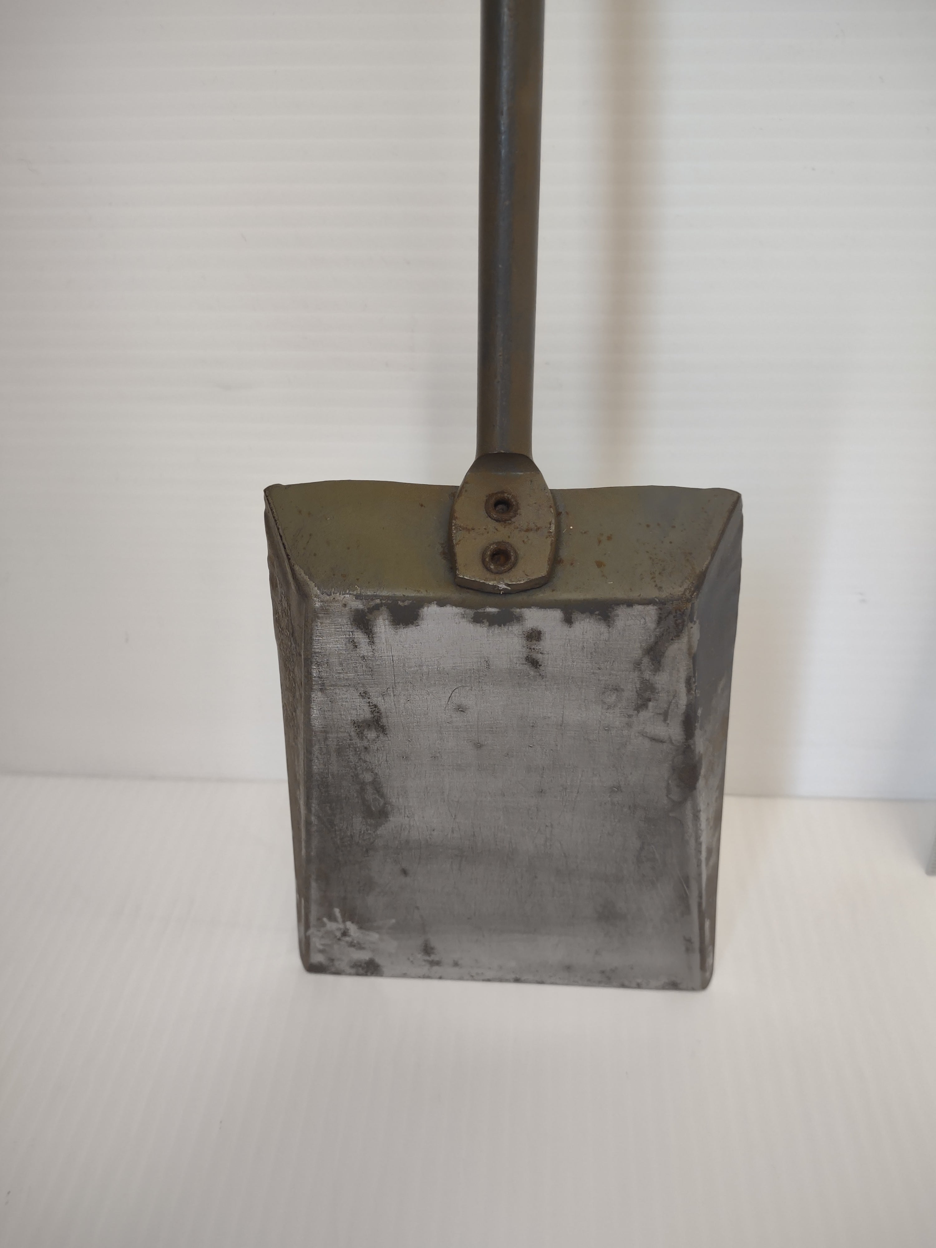 Vintage Wrought Iron Fireplace Ash Shovel Loop Knot Handle 24 In [6253]