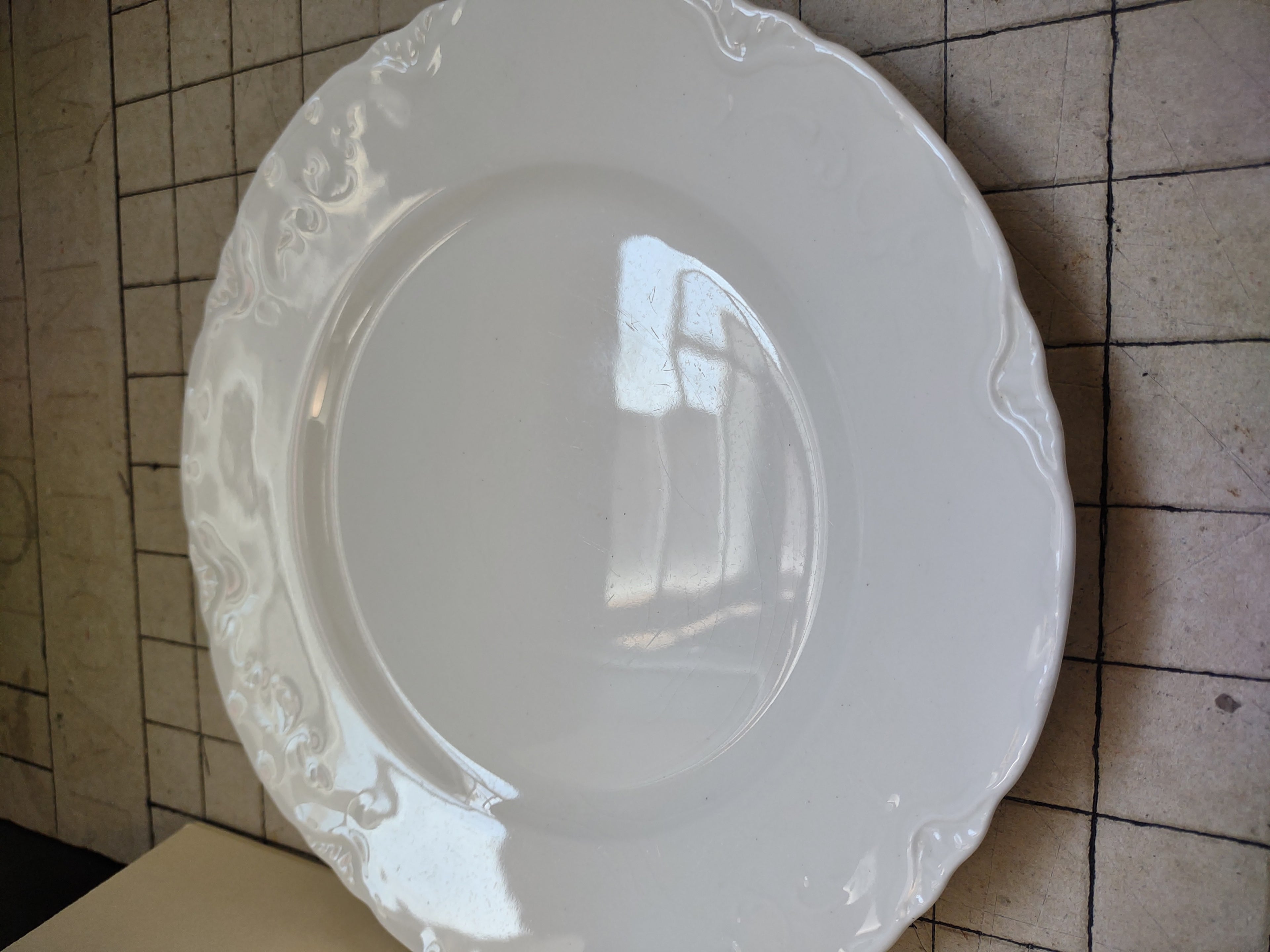 Vintage Johnson Bros Royal Semi-Porcelain White Embossed Dinner Plate [5904]