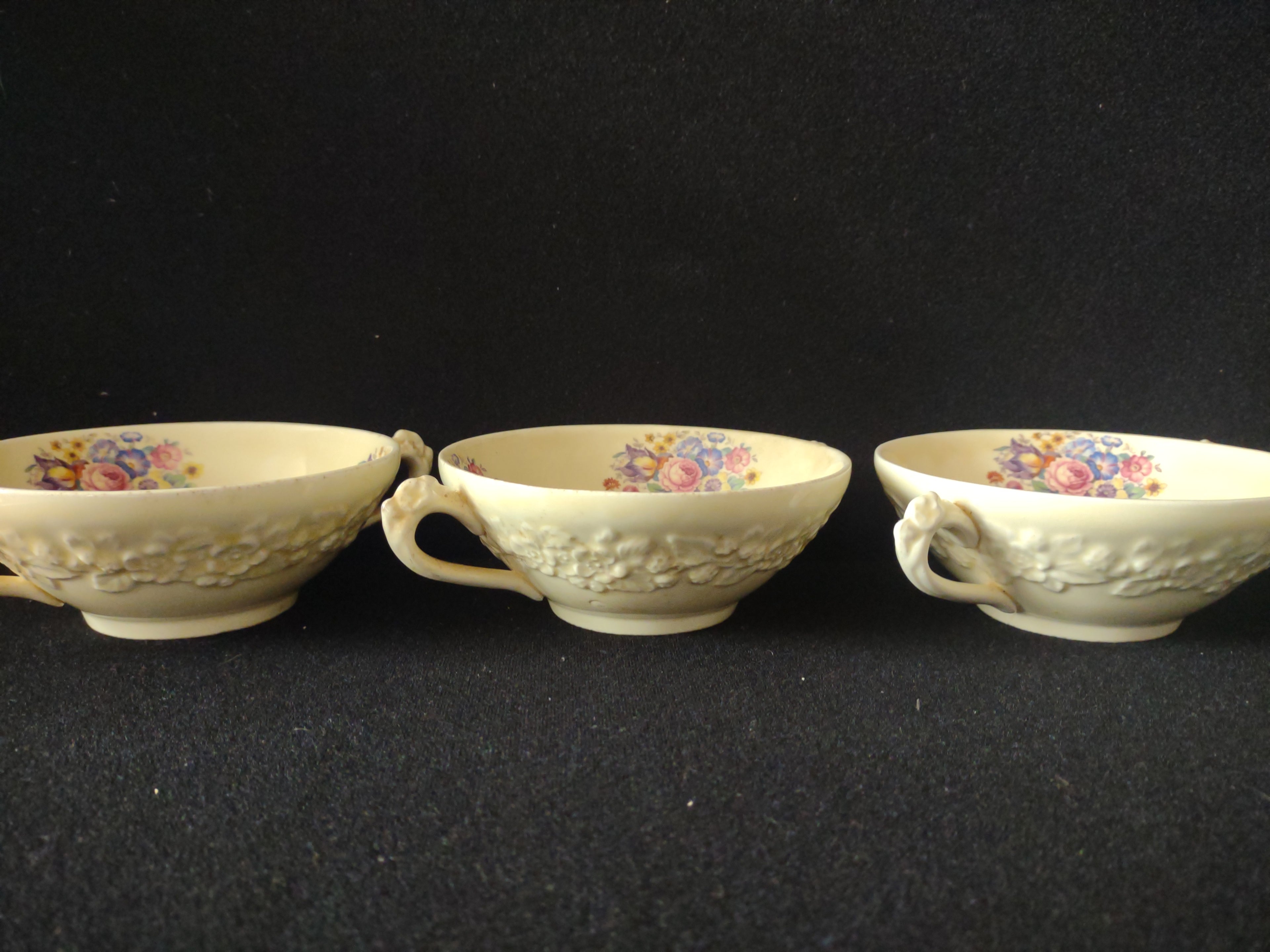 Vintage Crown Ducal Gainsborough England Embossed Floral Teacup Set of 3 [5921]