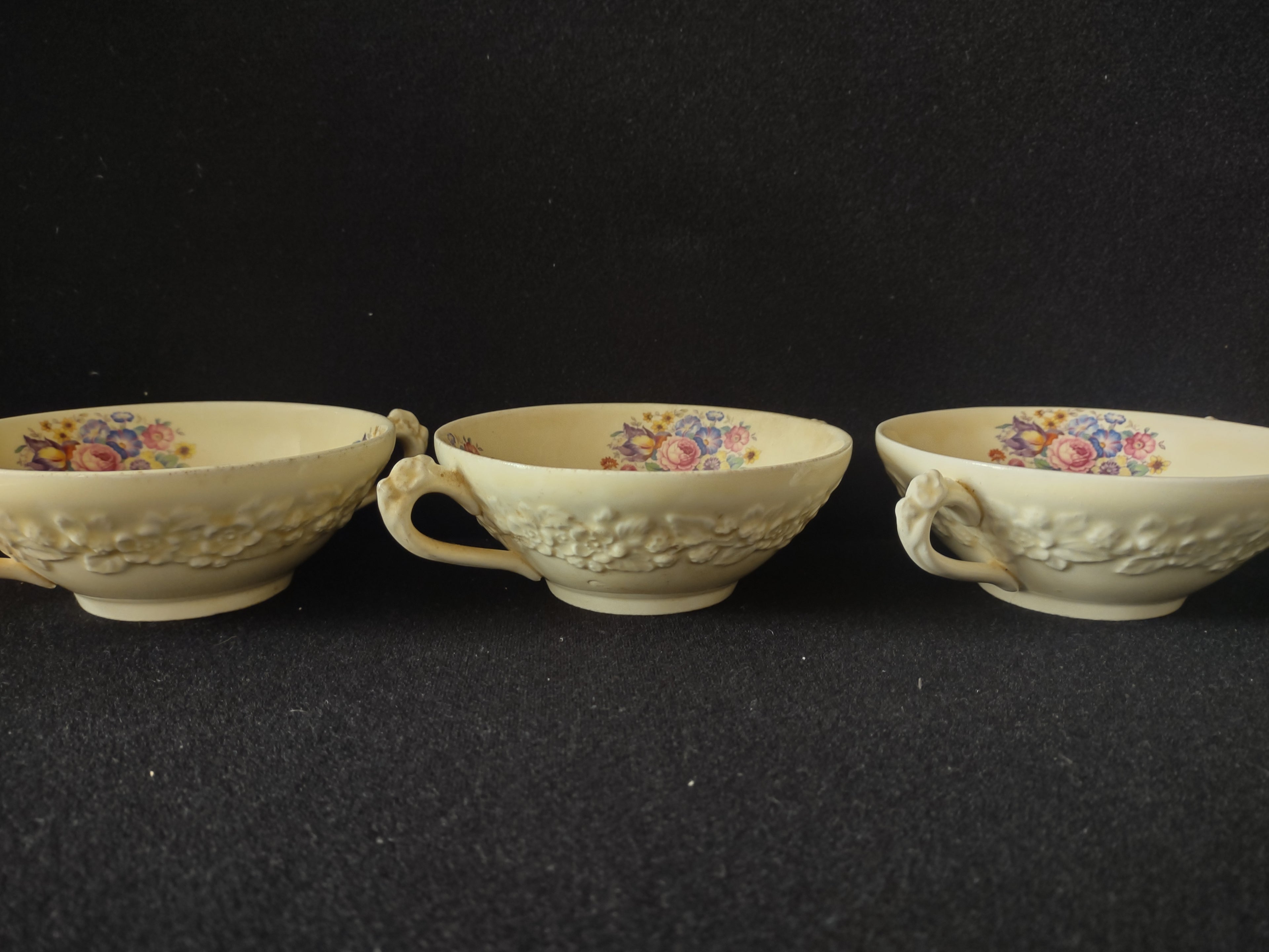 Vintage Crown Ducal Gainsborough England Embossed Floral Teacup Set of 3 [5921]
