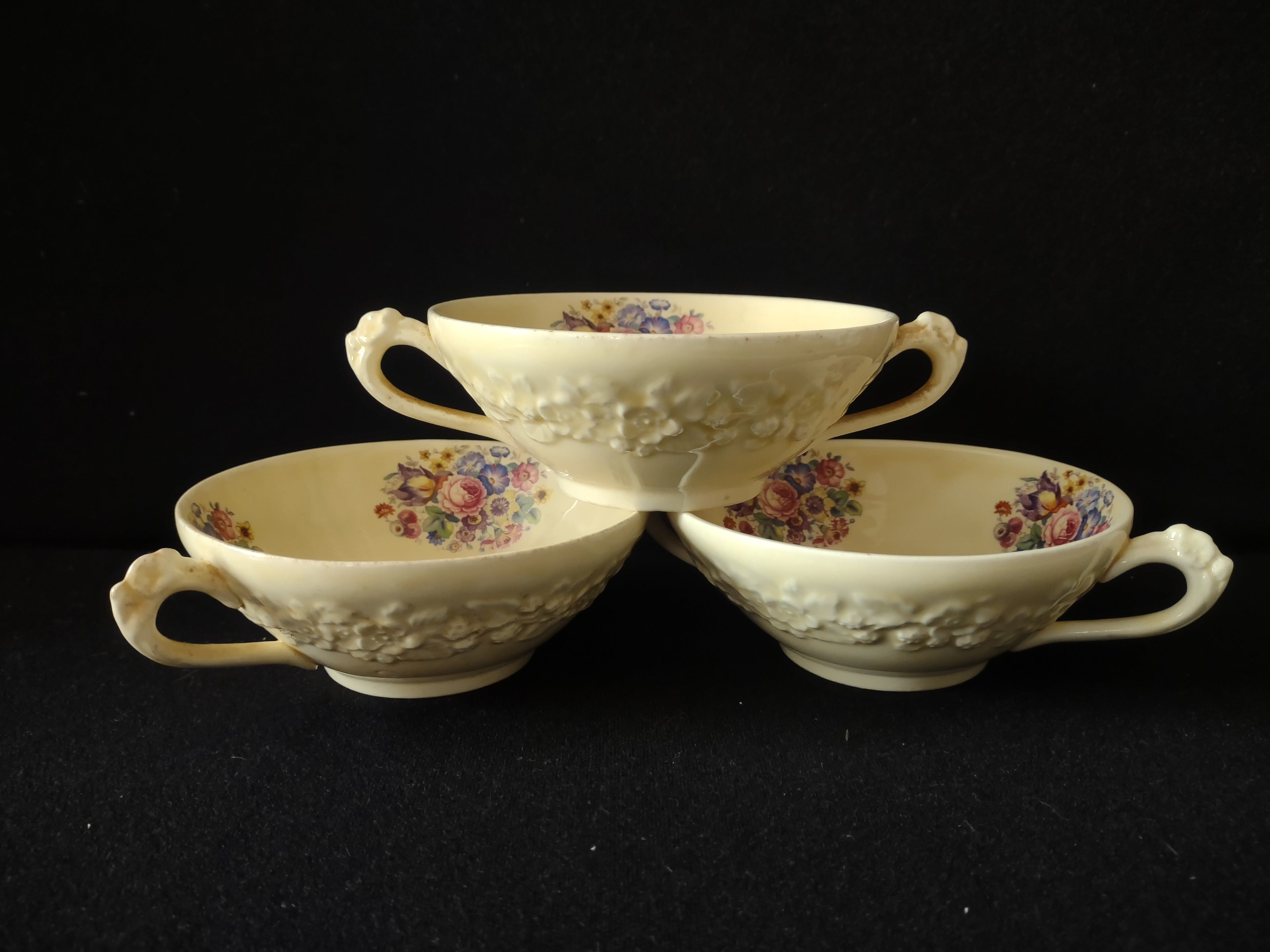 Vintage Crown Ducal Gainsborough England Embossed Floral Teacup Set of 3 [5921]