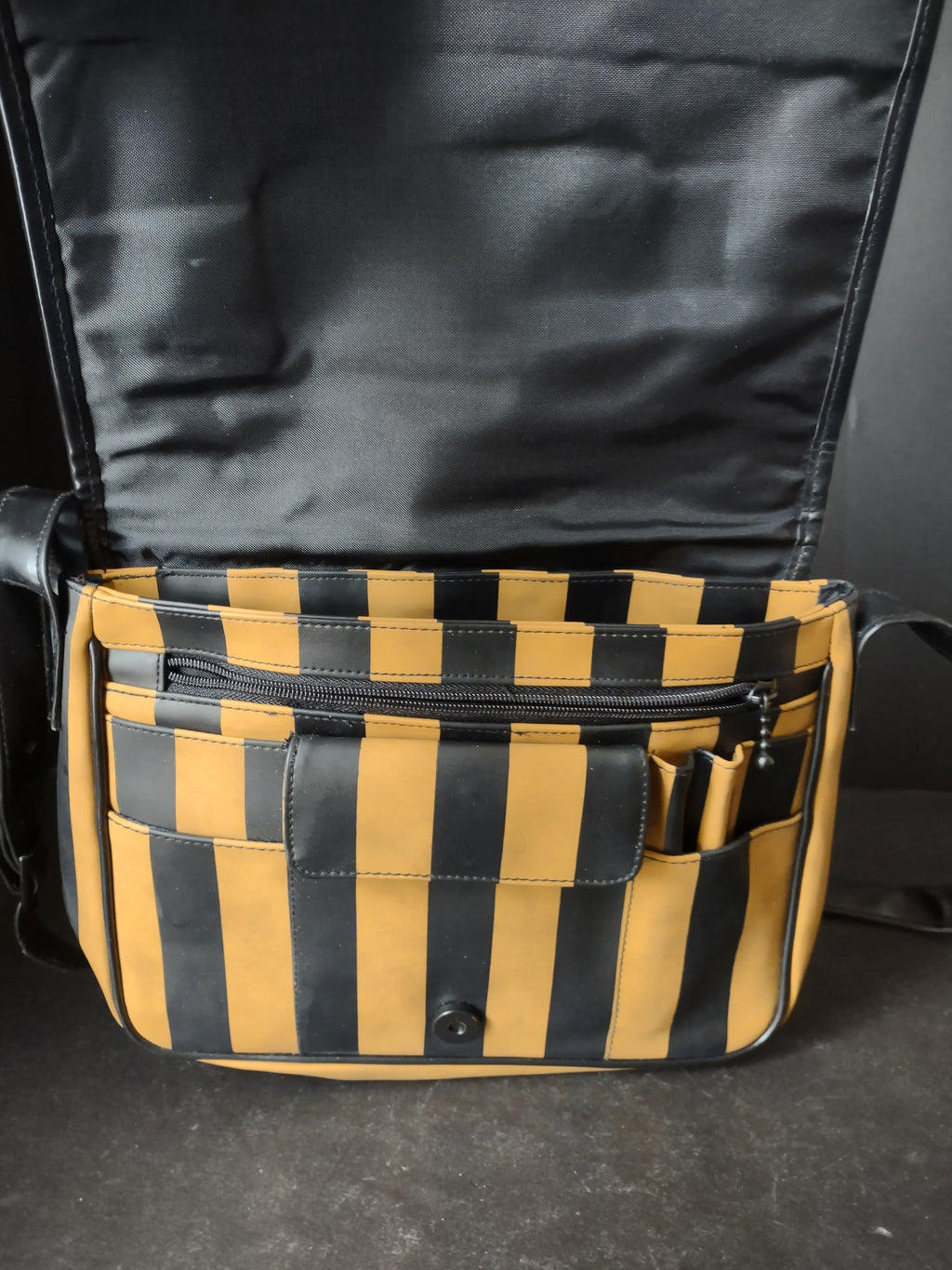 Vintage Falchi Sport Striped Crossbody Messenger Bag Black Gold [4406]