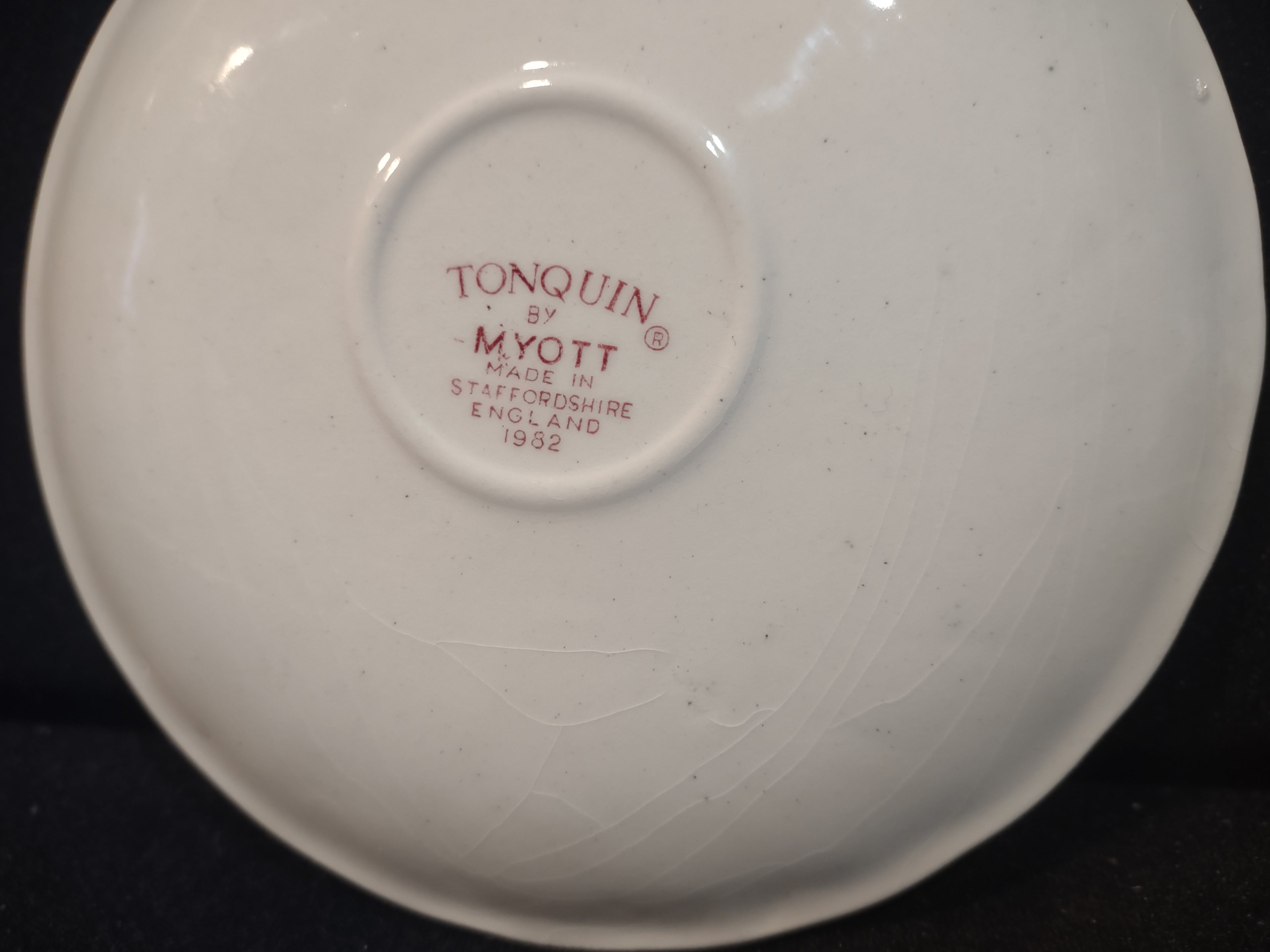 Vintage Myott Tonquin Red Transferware Saucer Staffordshire England 1932 [5958]