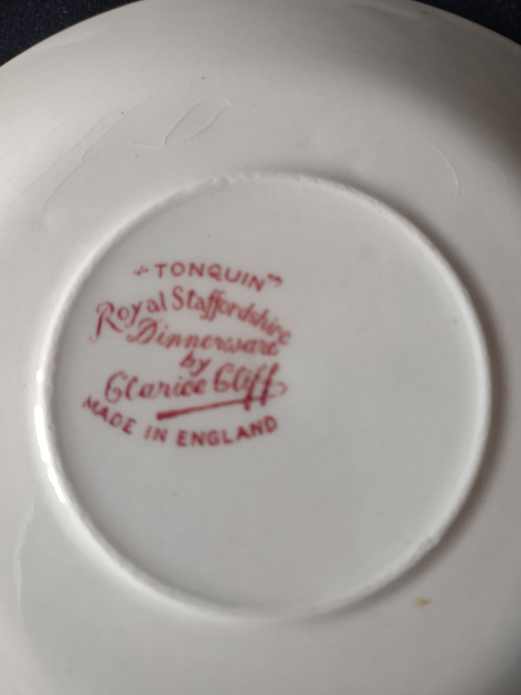 Vintage Tonquin Royal Staffordshire Ironstone England Red Saucer [5960]