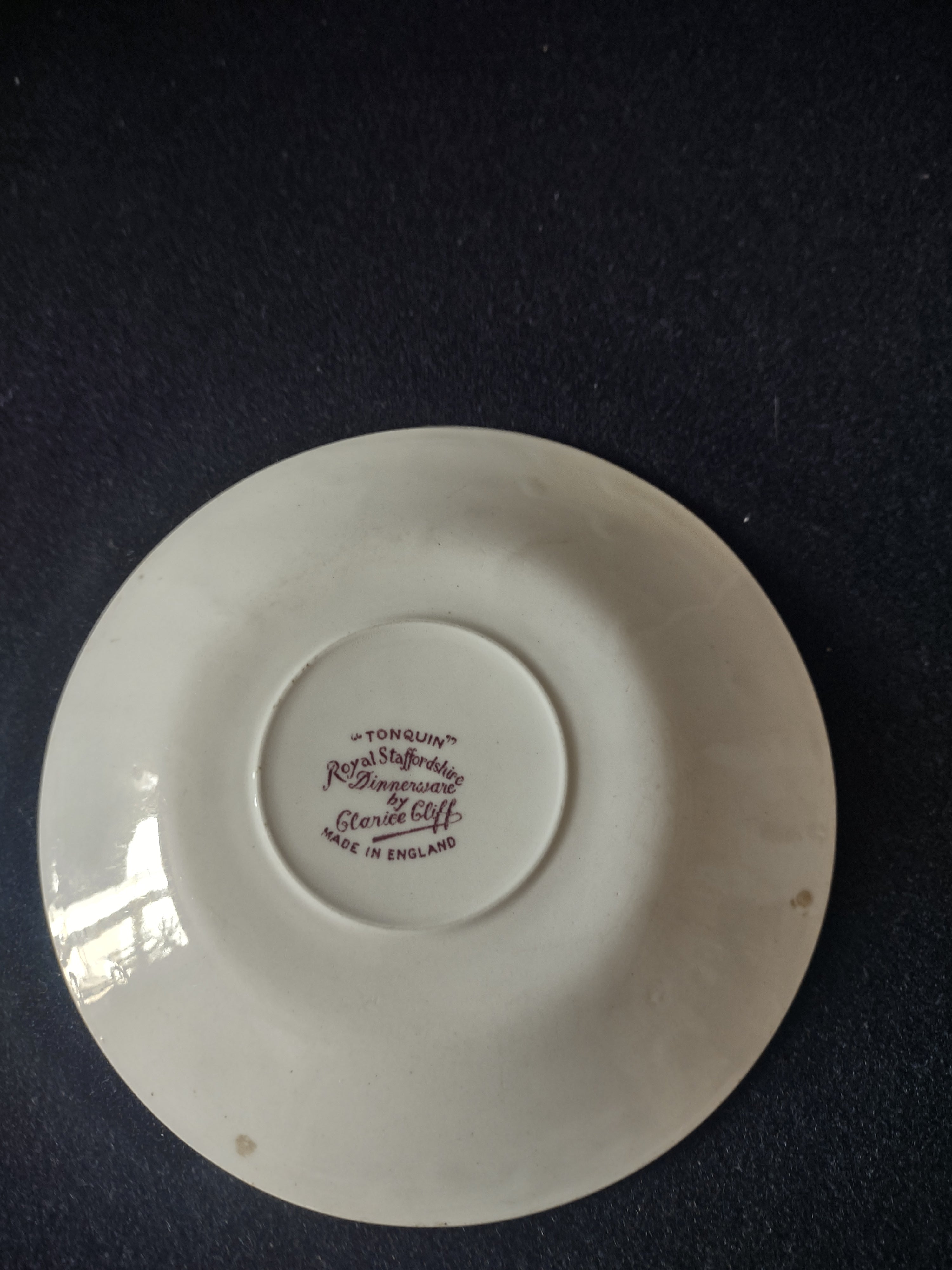Vintage Clarice Cliff Staffordshire Tonquin Purple Transferware Saucer [5962]