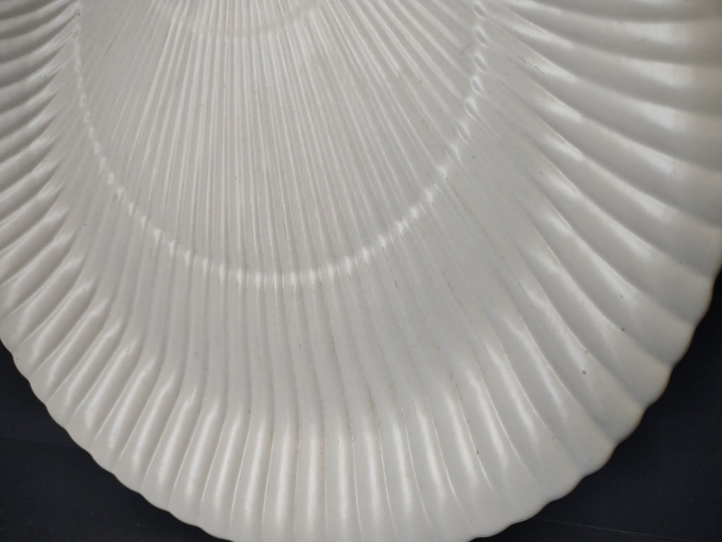 Vintage Wedgwood White Ceramic Scallop Shell Plate Dish 9 In [6037]