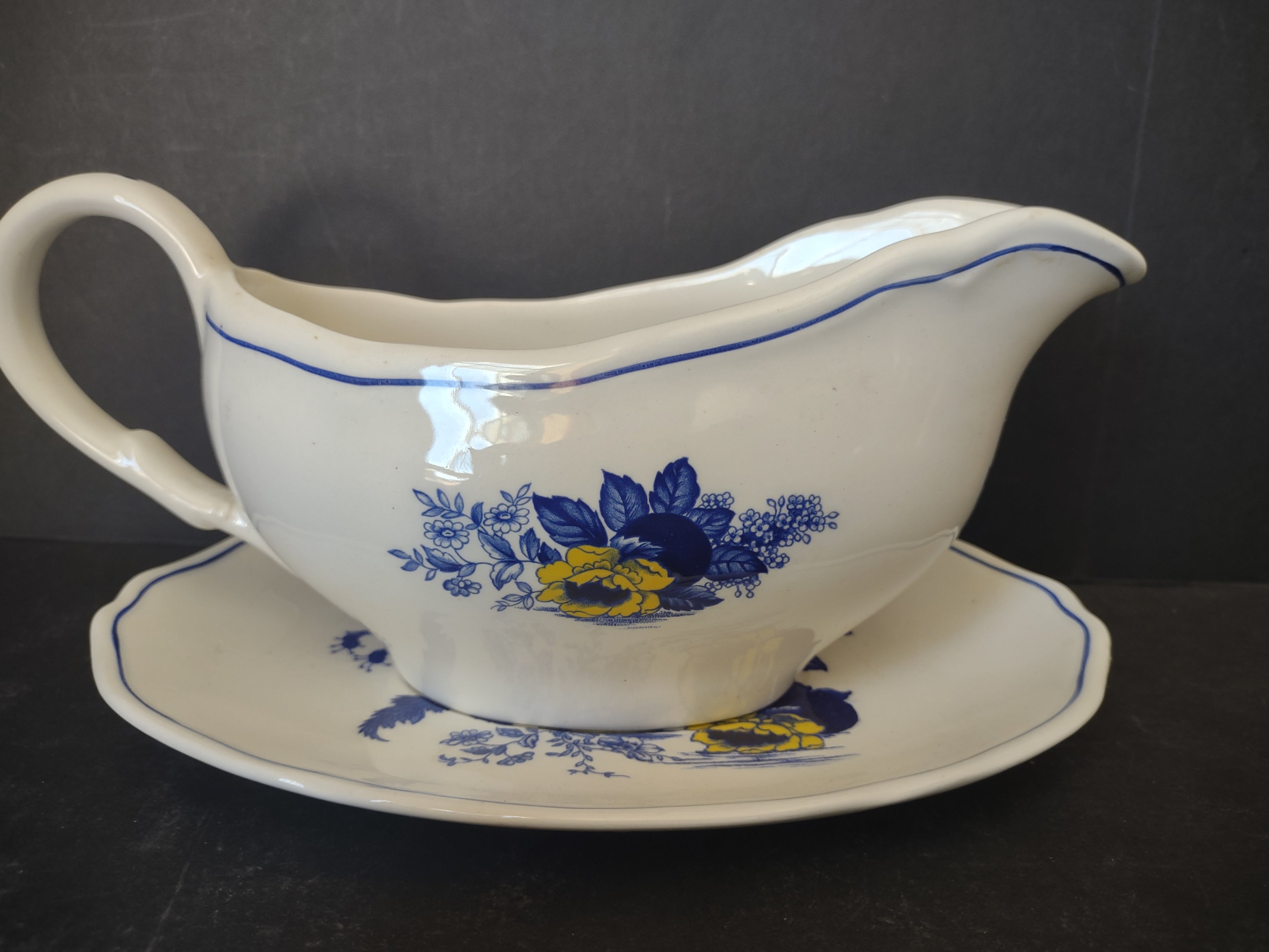 Vintage Enoch Wedgwood Surrey Blue Yellow Floral Gravy Boat Underplate [6035]