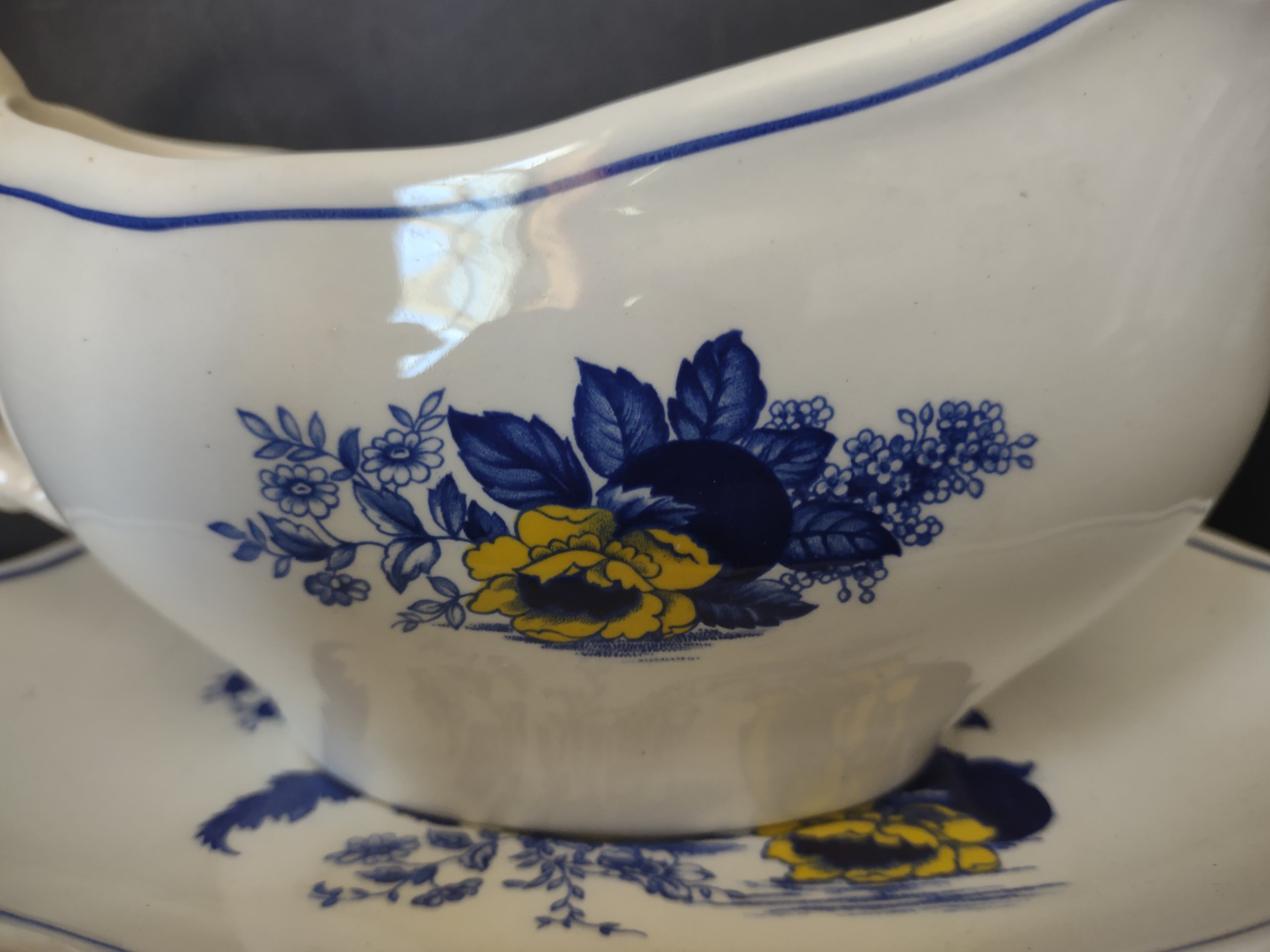 Vintage Enoch Wedgwood Surrey Blue Yellow Floral Gravy Boat Underplate [6035]