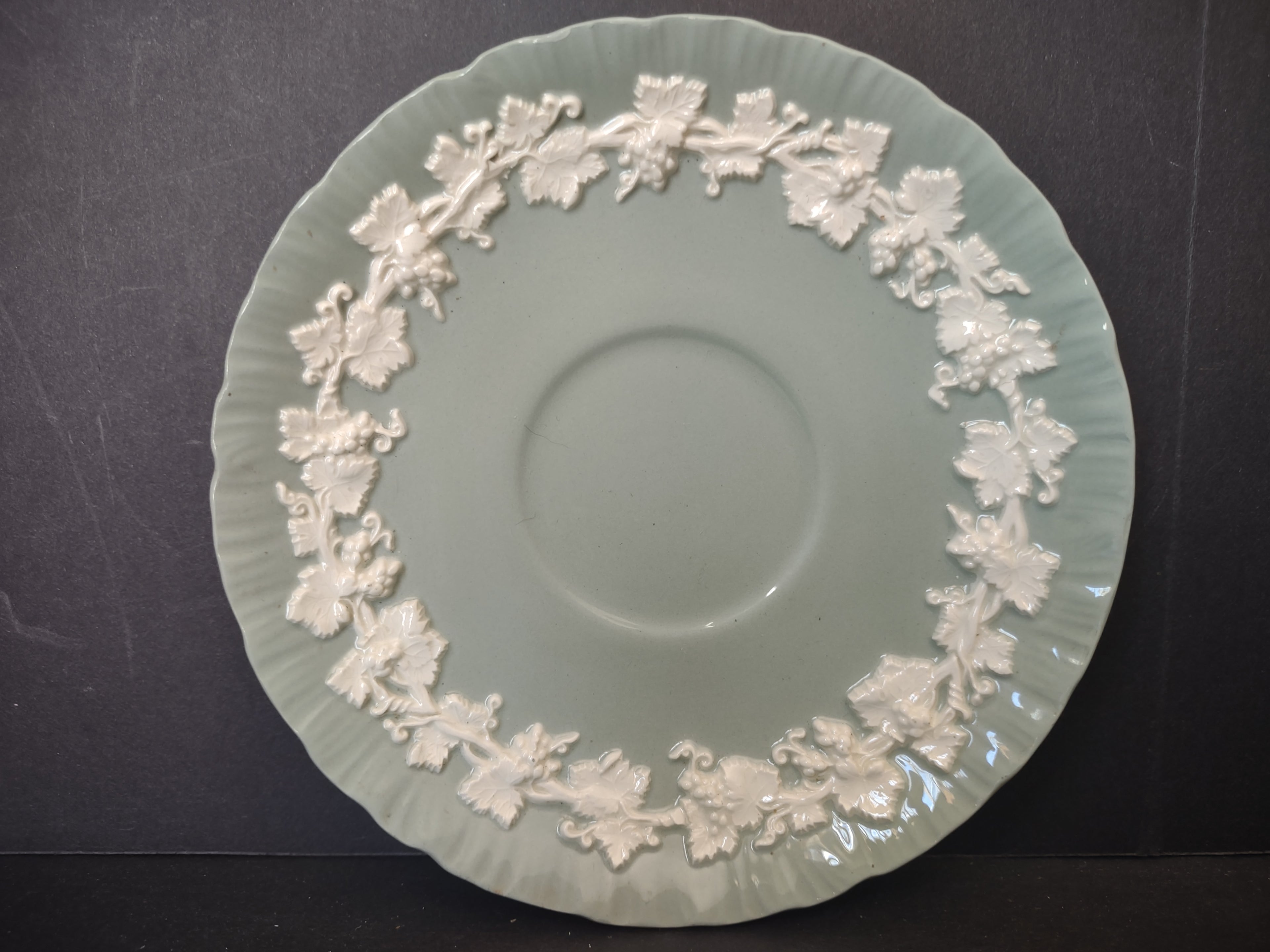 Vintage Wedgwood Embossed Queens Ware Grapevine Saucer Sage 6" [6033]
