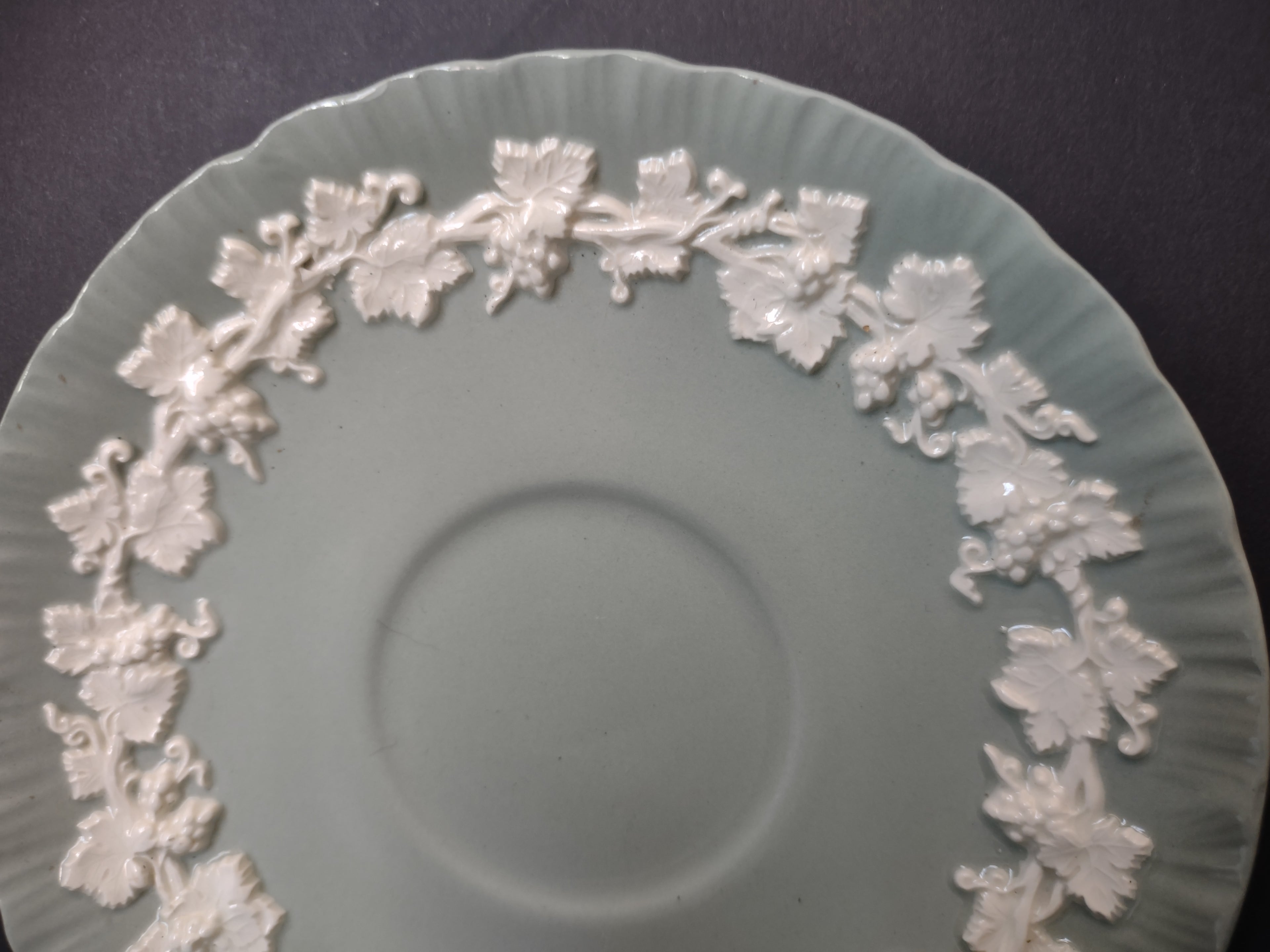Vintage Wedgwood Embossed Queens Ware Grapevine Saucer Sage 6" [6033]