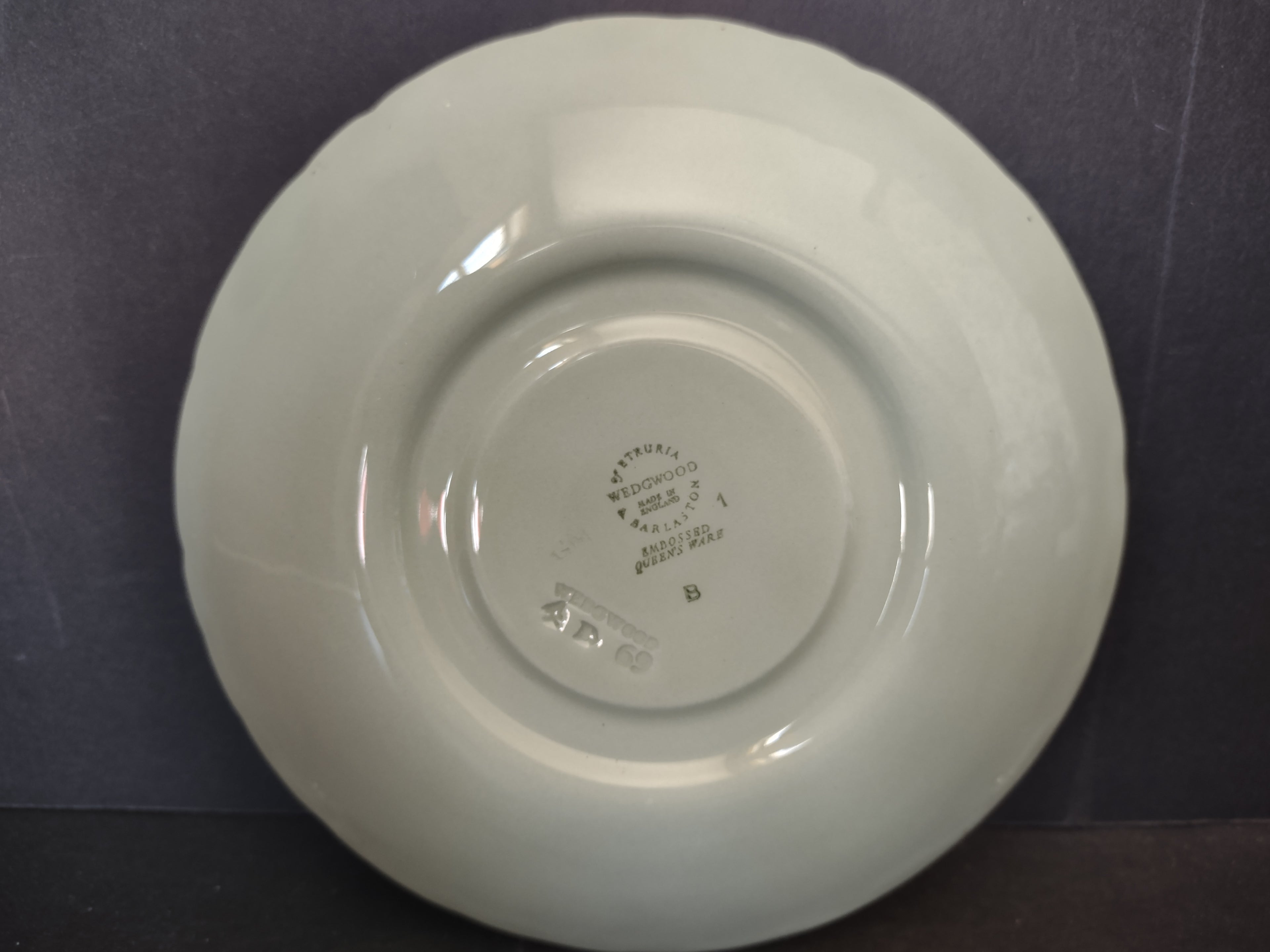 Vintage Wedgwood Embossed Queens Ware Grapevine Saucer Sage 6" [6033]