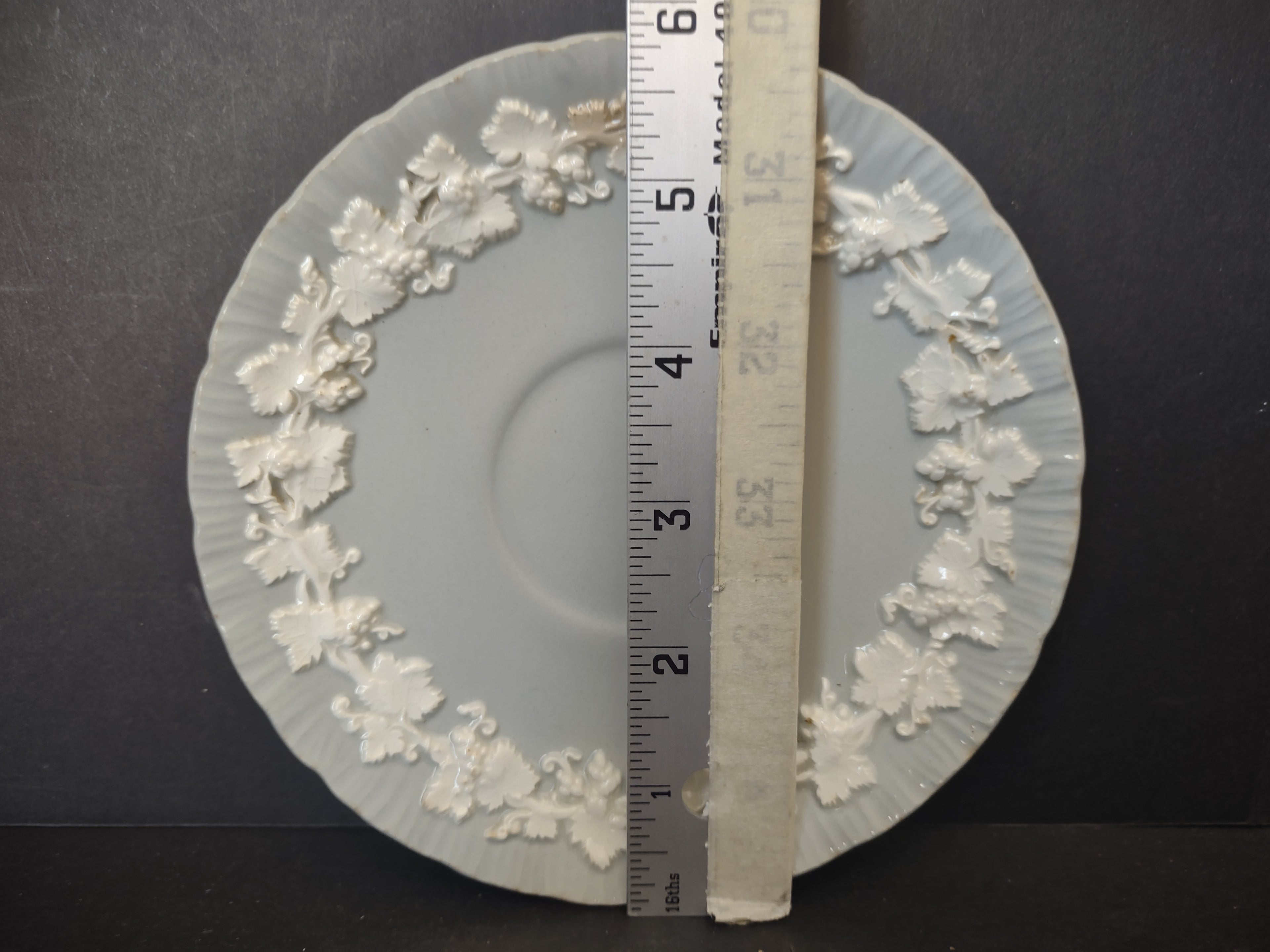 Vintage Wedgwood Embossed Queens Ware Grapevine Saucer Sage 6" [6033]