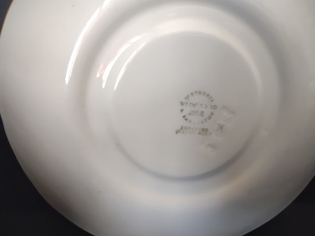 Vintage Wedgwood Embossed Queensware Saucer Ivy Leaf Garland Made in England [6029]