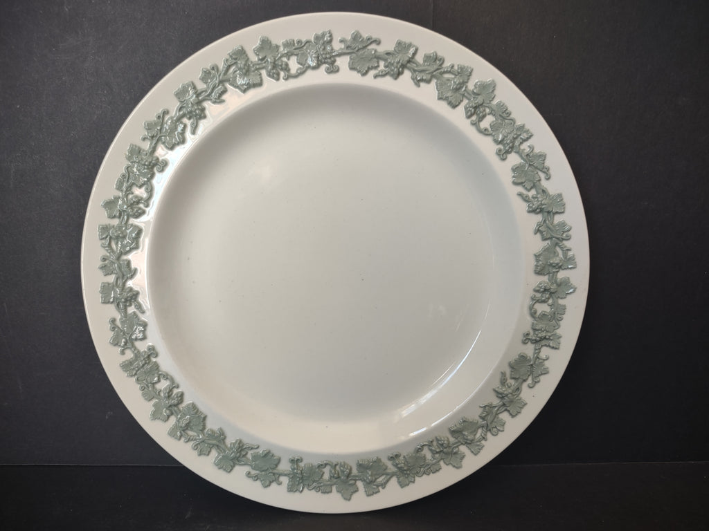Vintage Wedgwood Queens Ware Embossed Ivy Sage Green 8" Plate [6022]