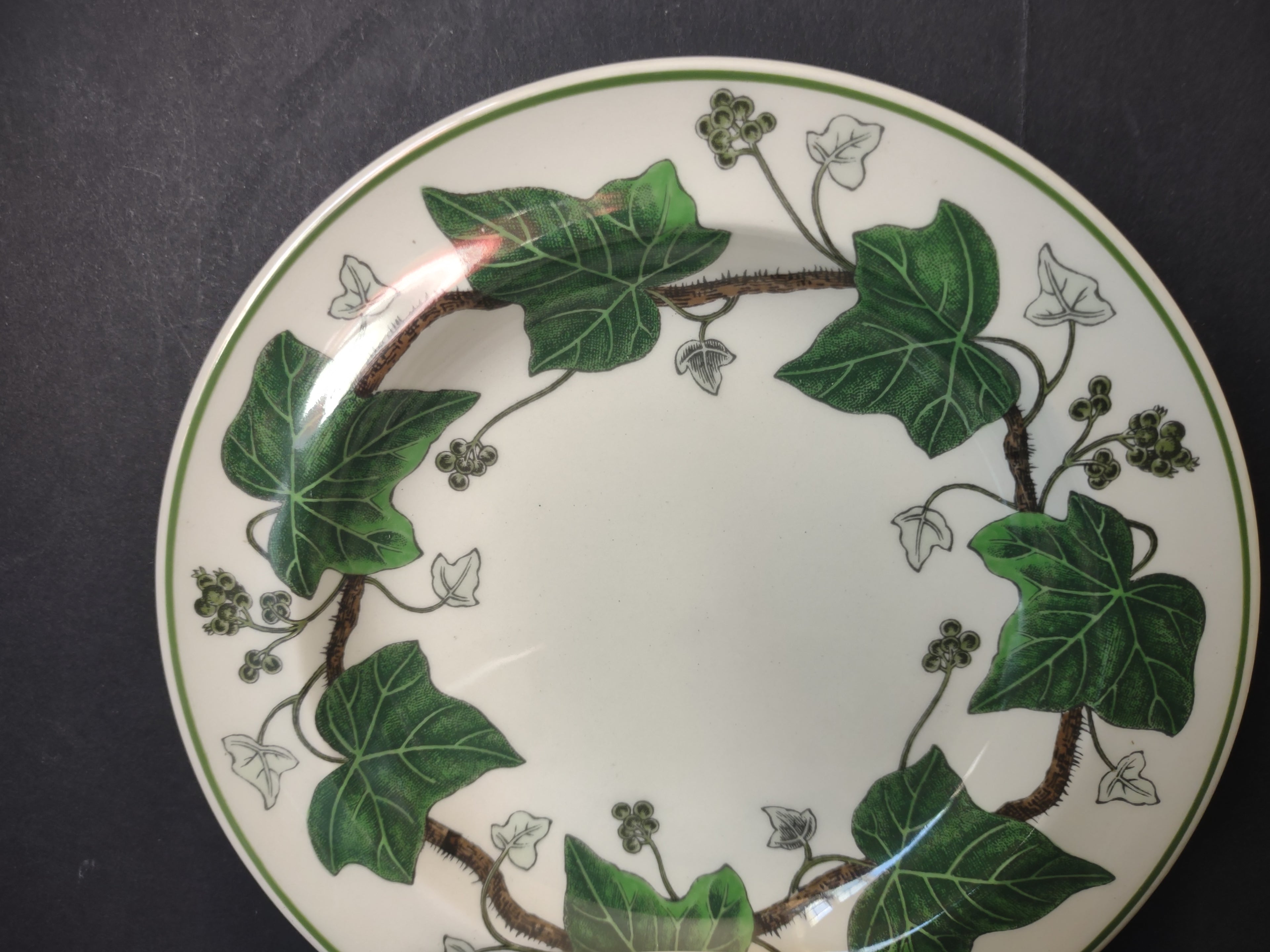Vintage Wedgwood Napoleon Ivy Green Dessert Plates Set of 4 England [6021]
