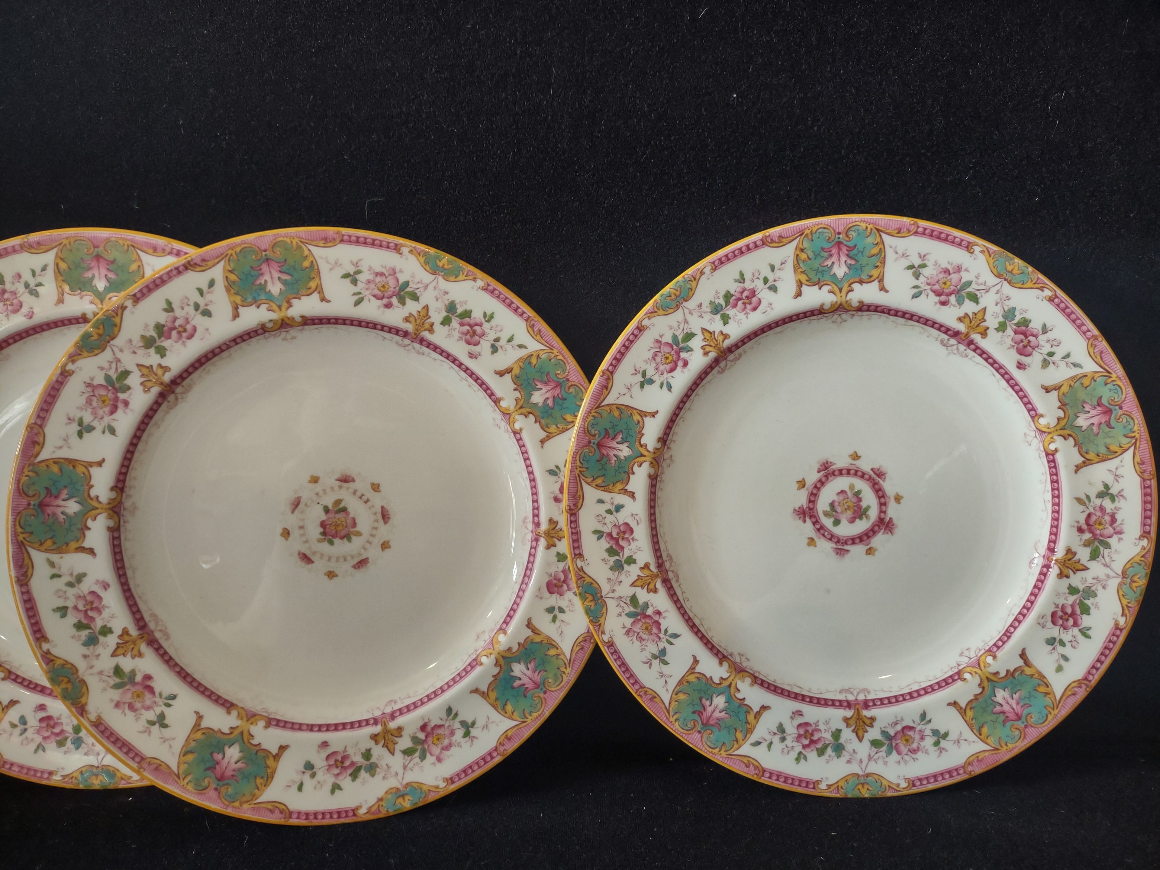 Vintage Wedgwood England Pink Rose Floral 8-3/4" Luncheon Plates Set of 4 [6024]