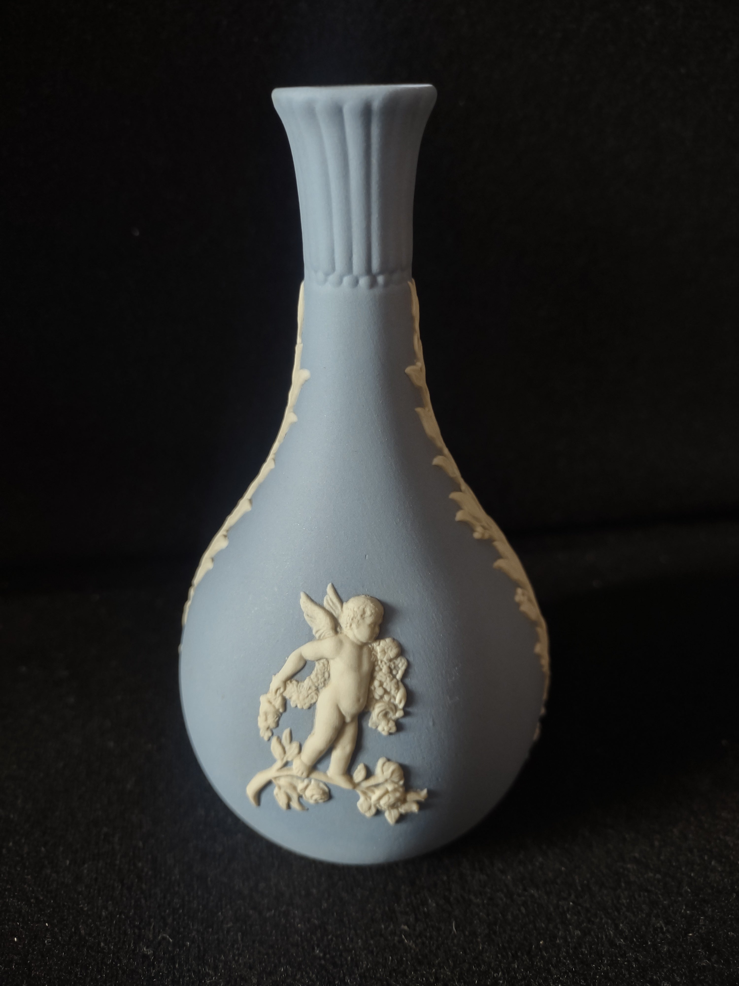 Vintage Wedgwood Blue Jasperware Cherub Bud Vase Neoclassical Relief 5" [6026]
