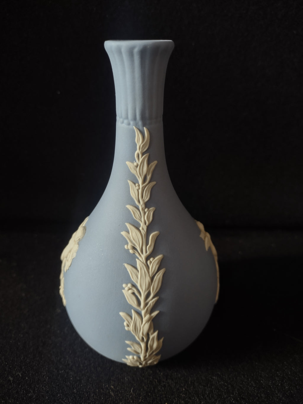 Vintage Wedgwood Blue Jasperware Cherub Bud Vase Neoclassical Relief 5" [6026]