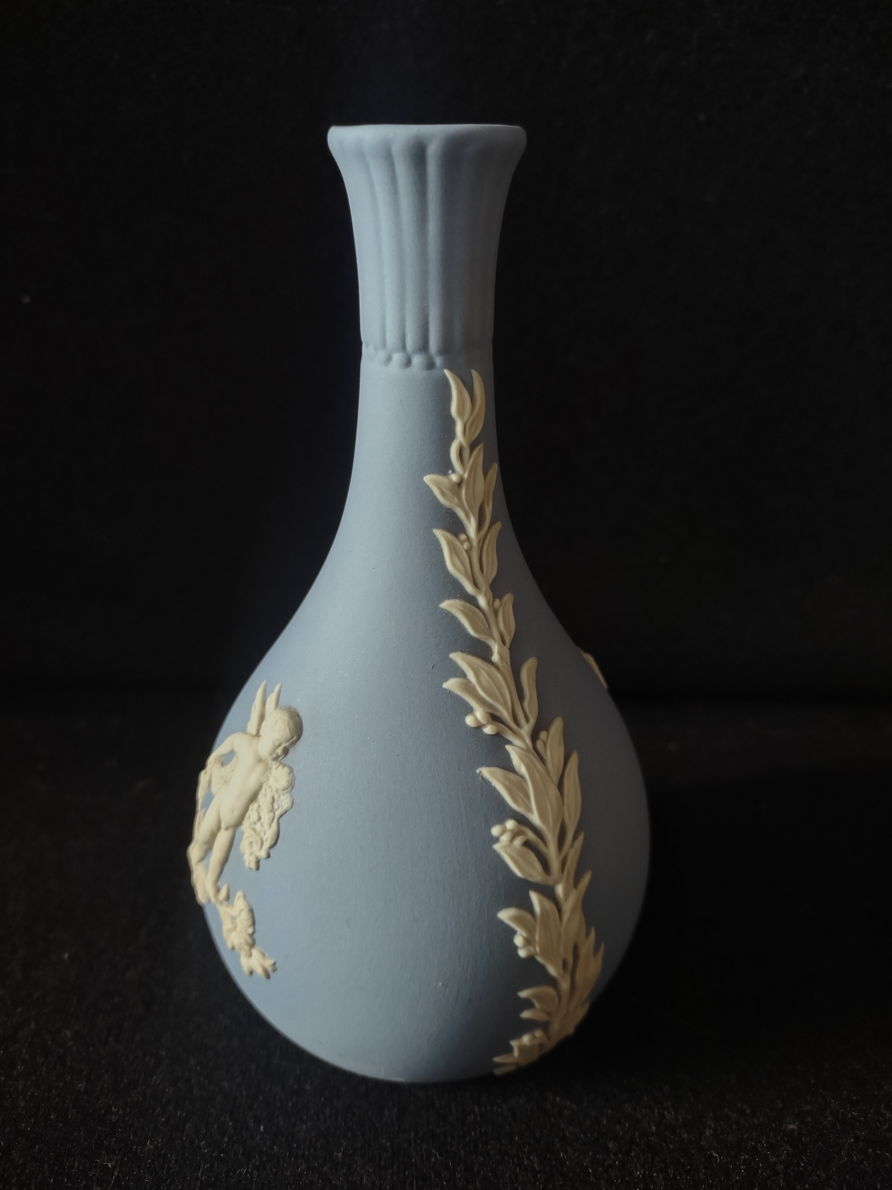 Vintage Wedgwood Blue Jasperware Cherub Bud Vase Neoclassical Relief 5" [6026]