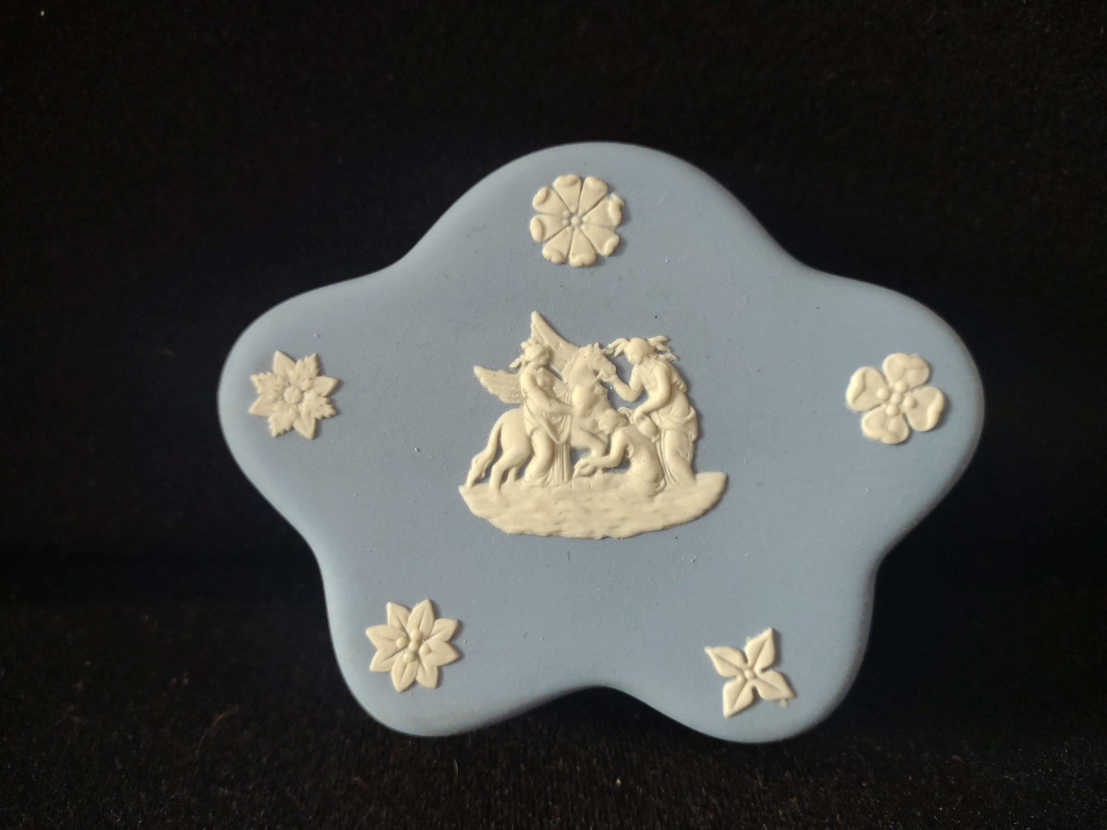 Vintage Wedgwood Blue Jasperware Star Trinket Box Classical Figures Cherubs [6027]