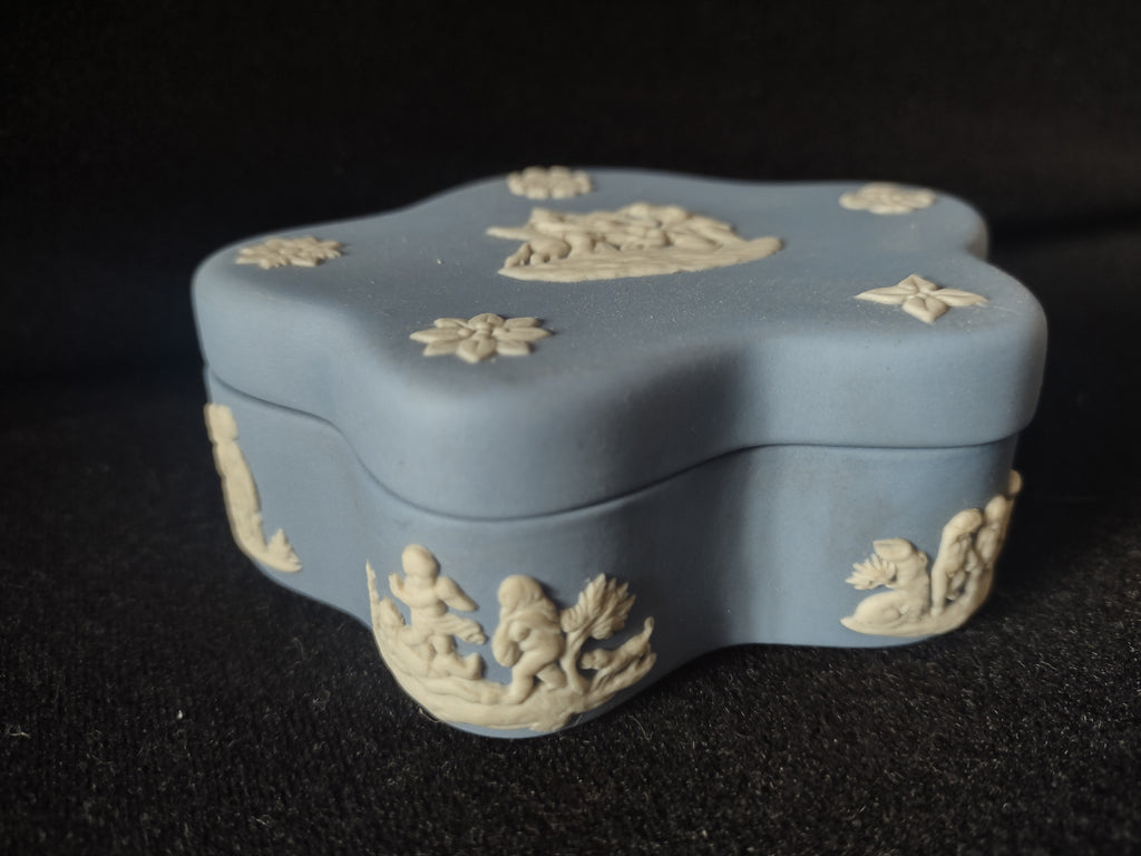 Vintage Wedgwood Blue Jasperware Star Trinket Box Classical Figures Cherubs [6027]