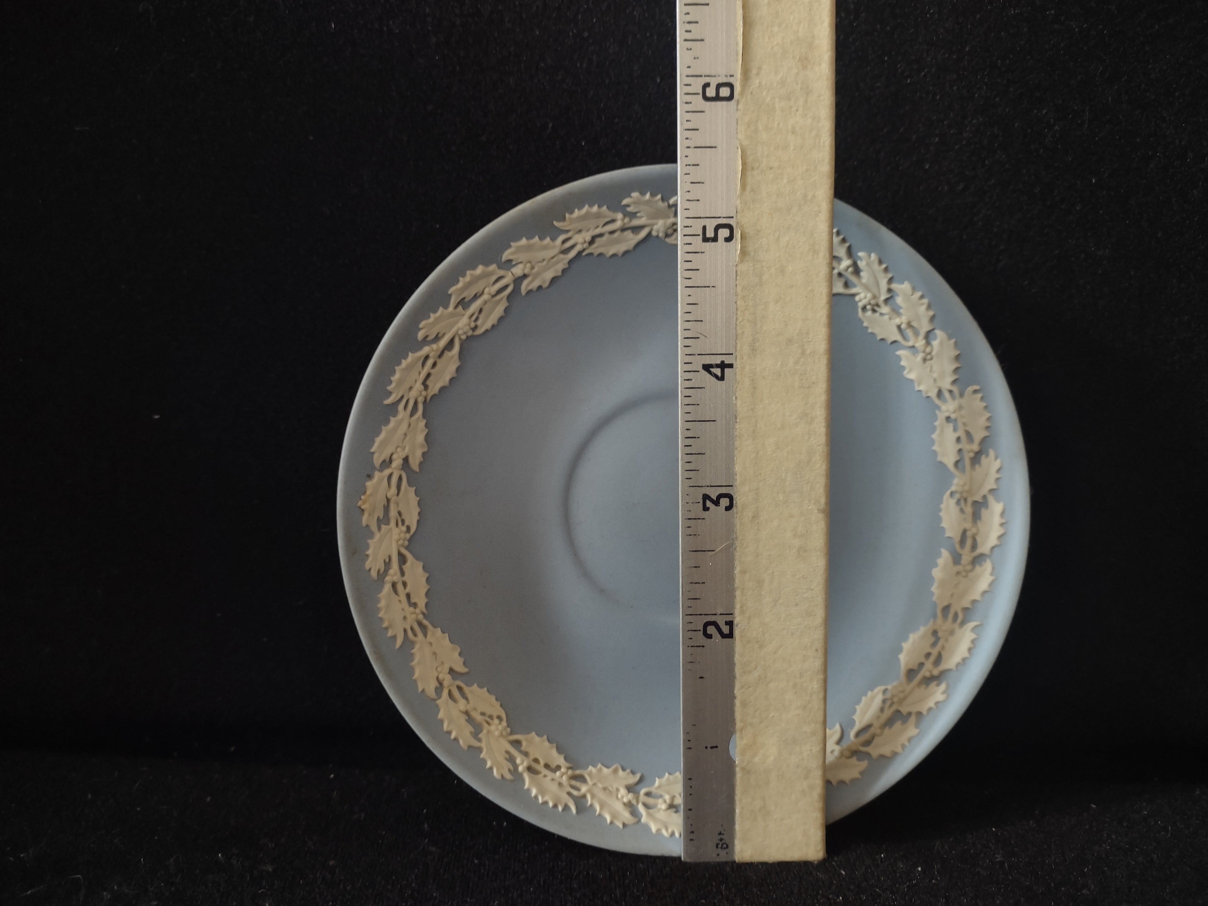 Vintage Wedgwood Blue Jasperware Saucer Holly Leaf Garland Made in England [6028]
