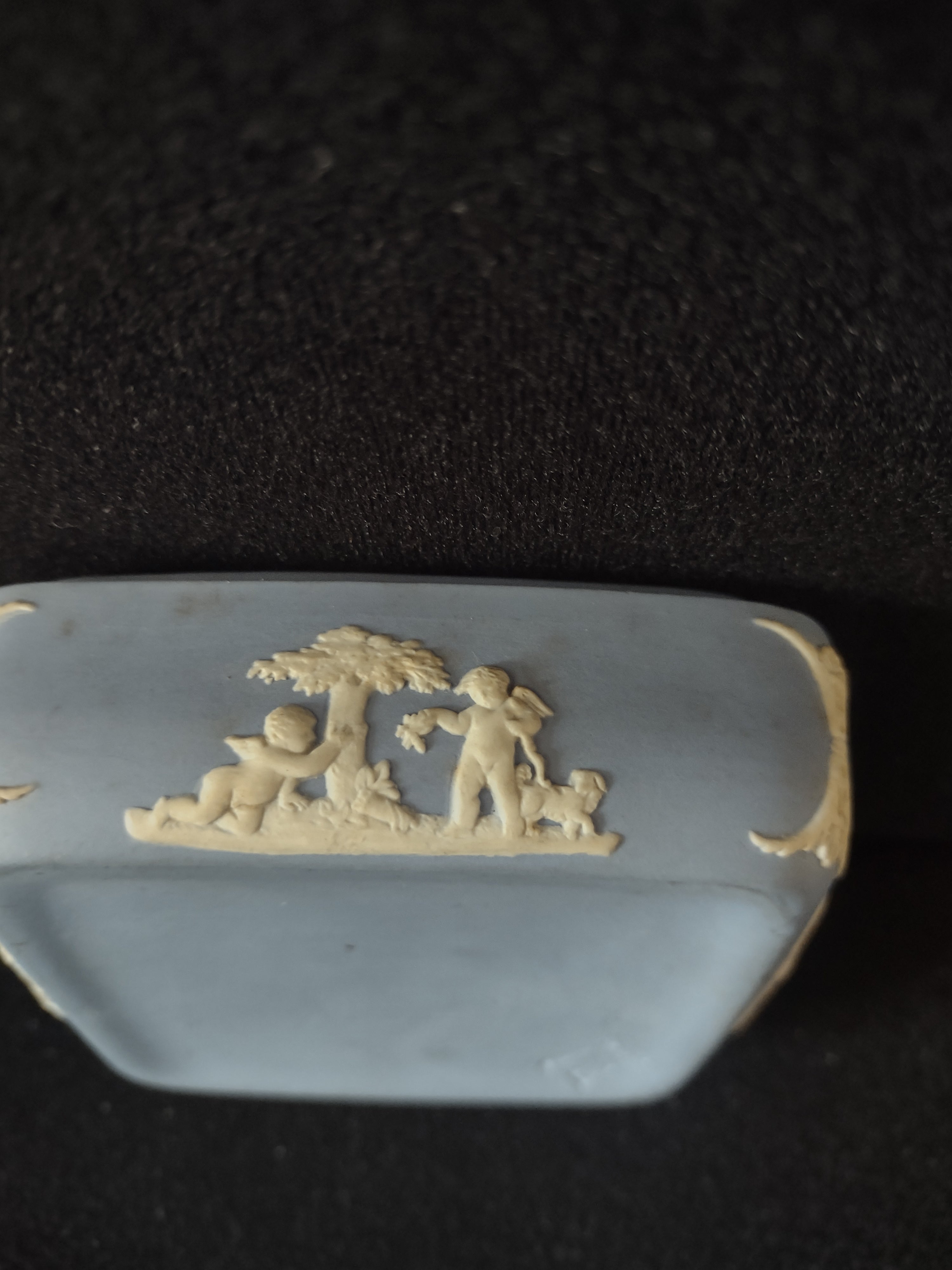 Vintage Wedgwood Blue Jasperware Trinket Bowl Cherub Relief [6046]