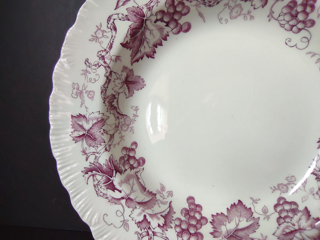 Vintage Wedgwood Old Vine Purple Transferware Scalloped Plate 9"CHIP [6091]