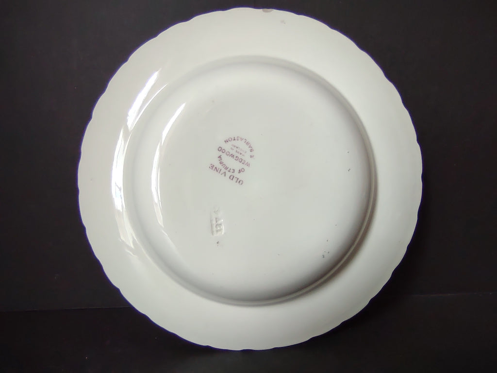 Vintage Wedgwood Old Vine Purple Transferware Scalloped Plate 9"CHIP [6091]