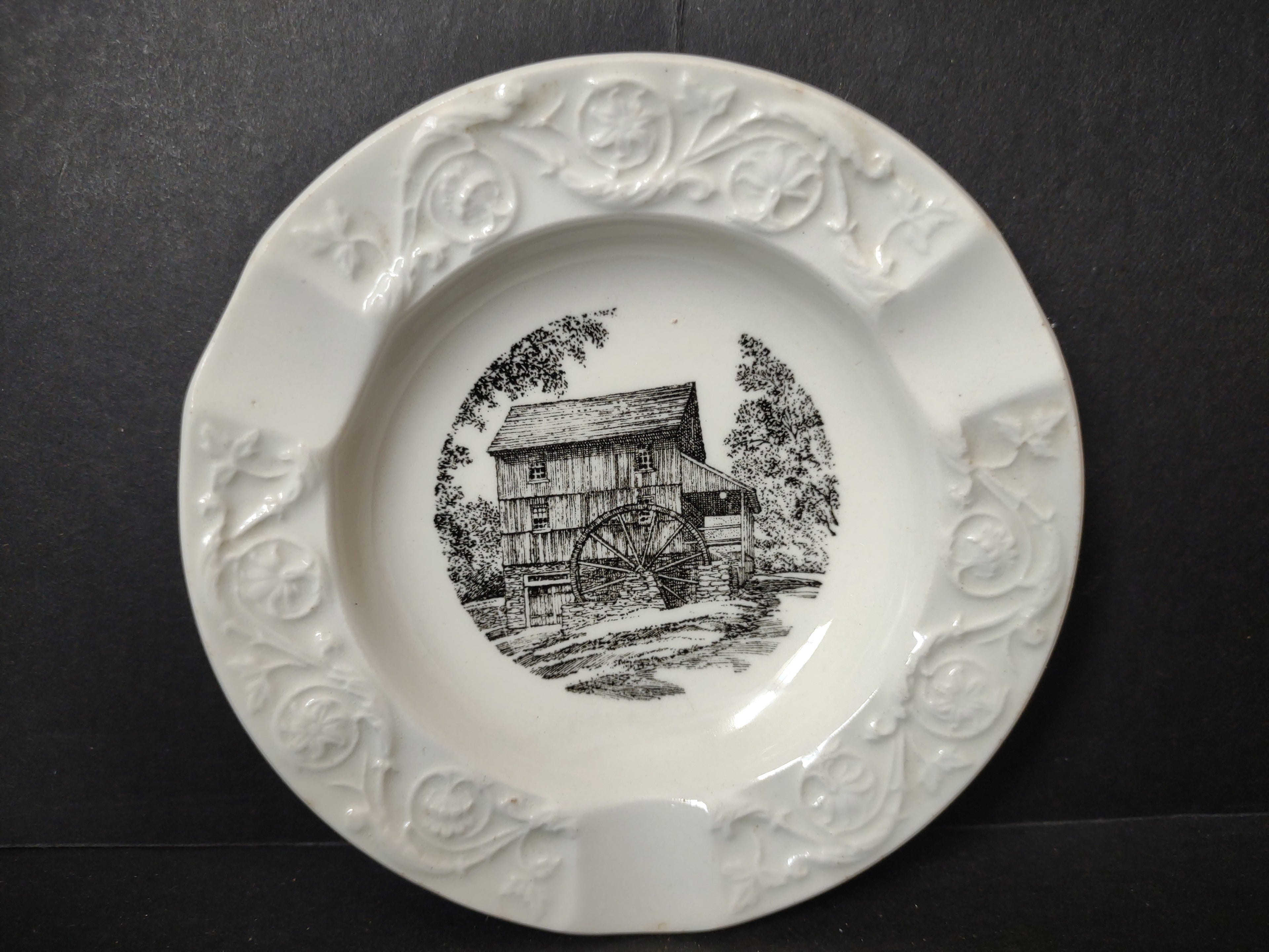 Vintage Wedgwood Old Sturbridge Village Grist Mill Collector Plate [6084]