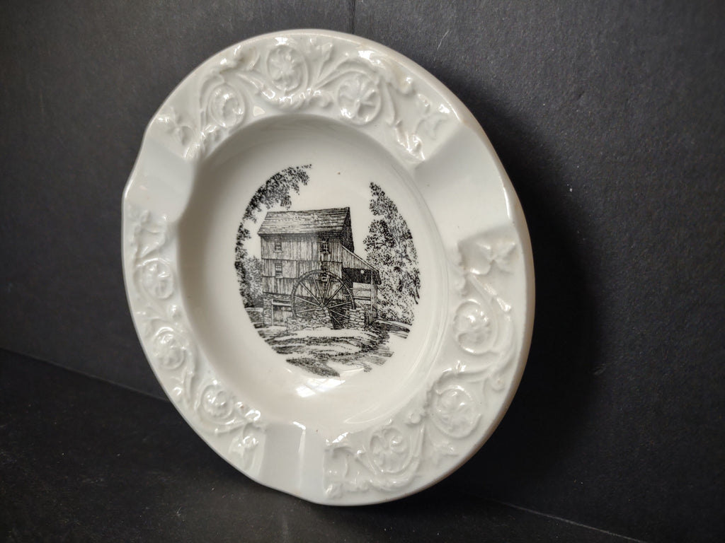 Vintage Wedgwood Old Sturbridge Village Grist Mill Collector Plate [6084]