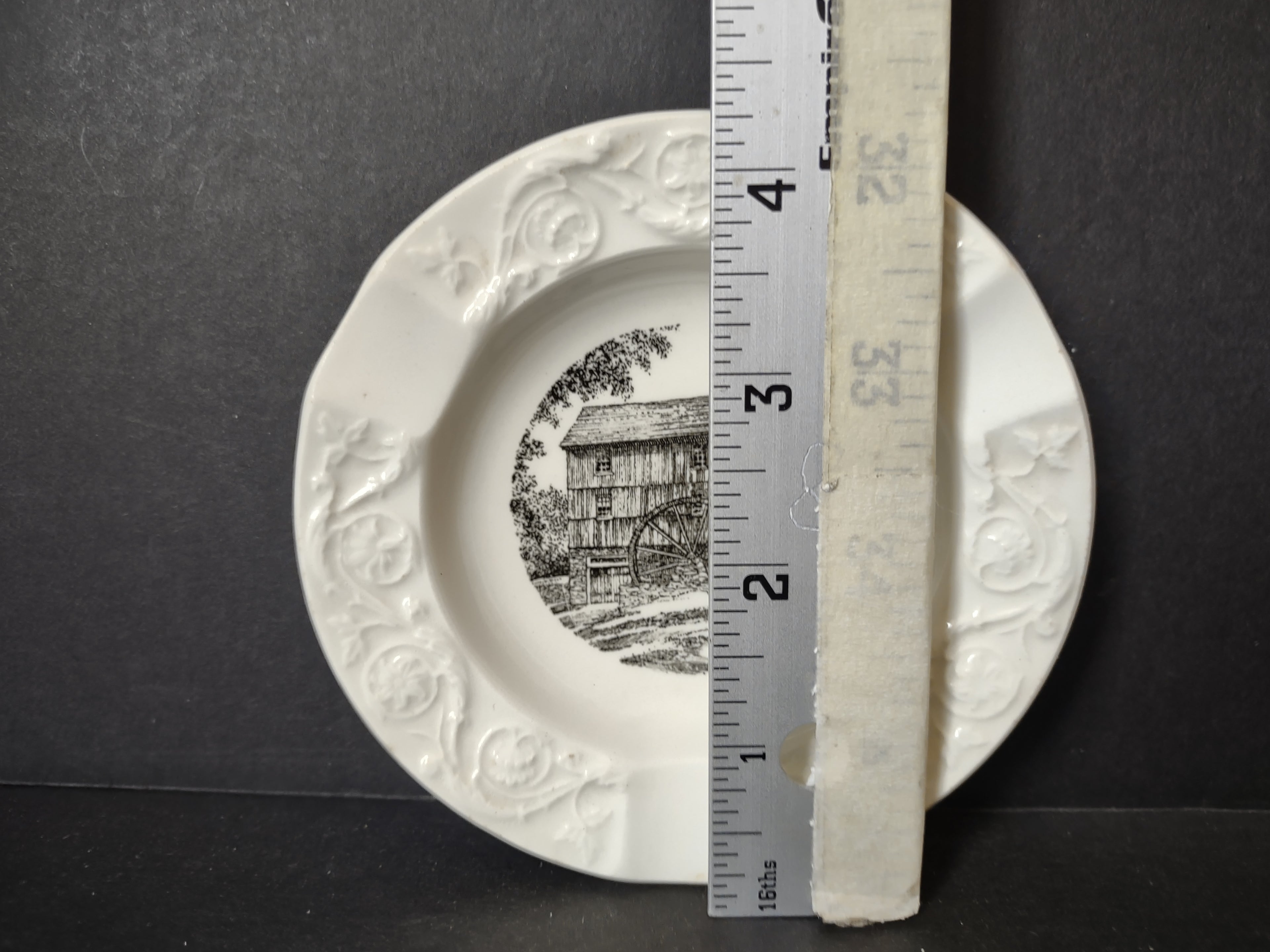 Vintage Wedgwood Old Sturbridge Village Grist Mill Collector Plate [6084]