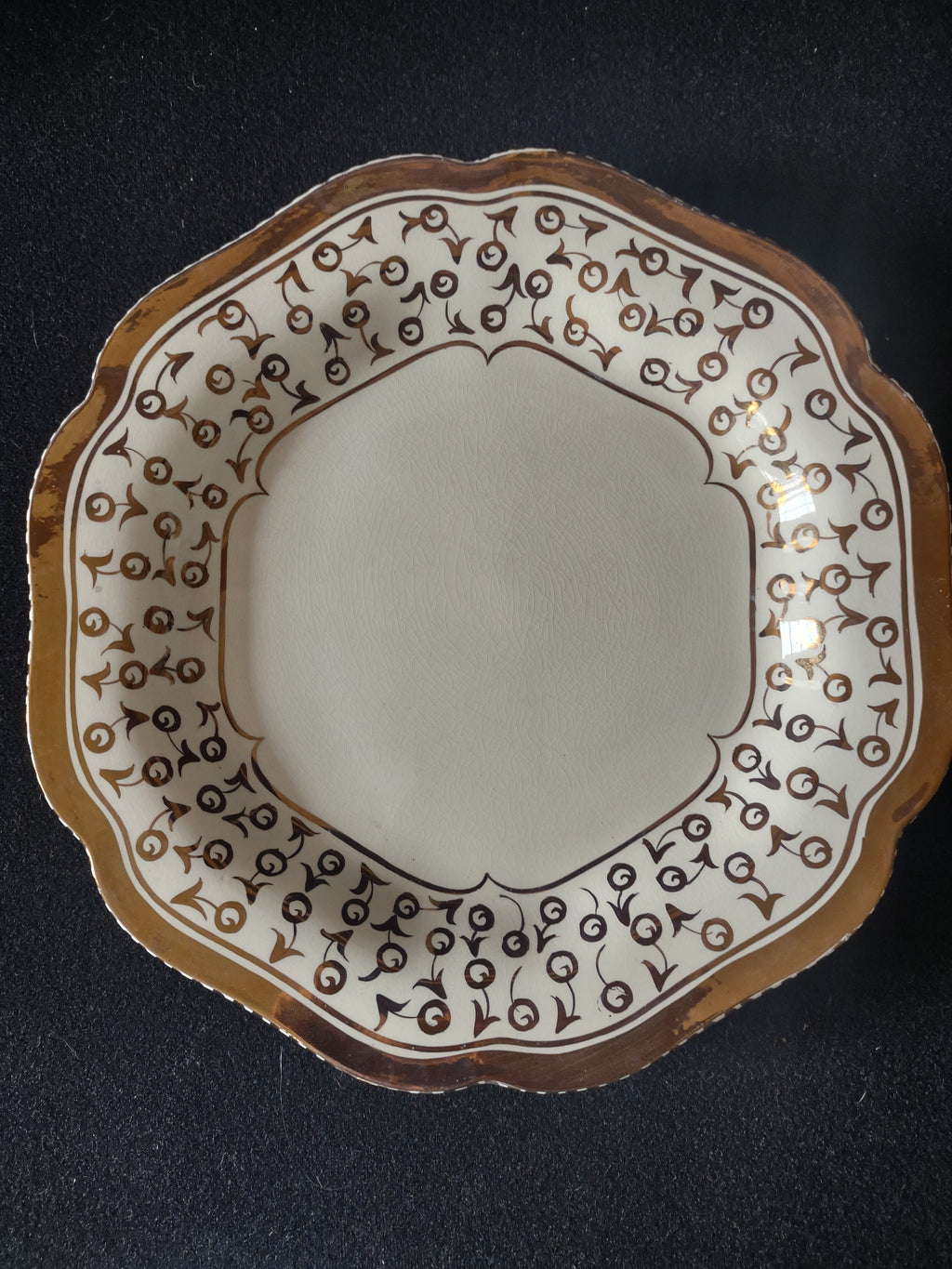 Vintage Wedgwood White Gold Scrollwork Scalloped Bowl Plate England [6050]