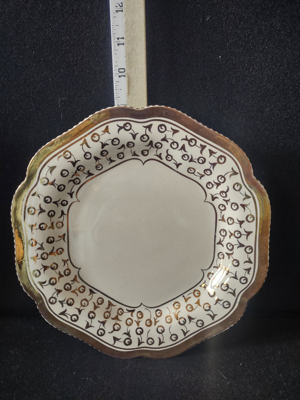 Vintage Wedgwood White Gold Scrollwork Scalloped Bowl Plate England [6050]