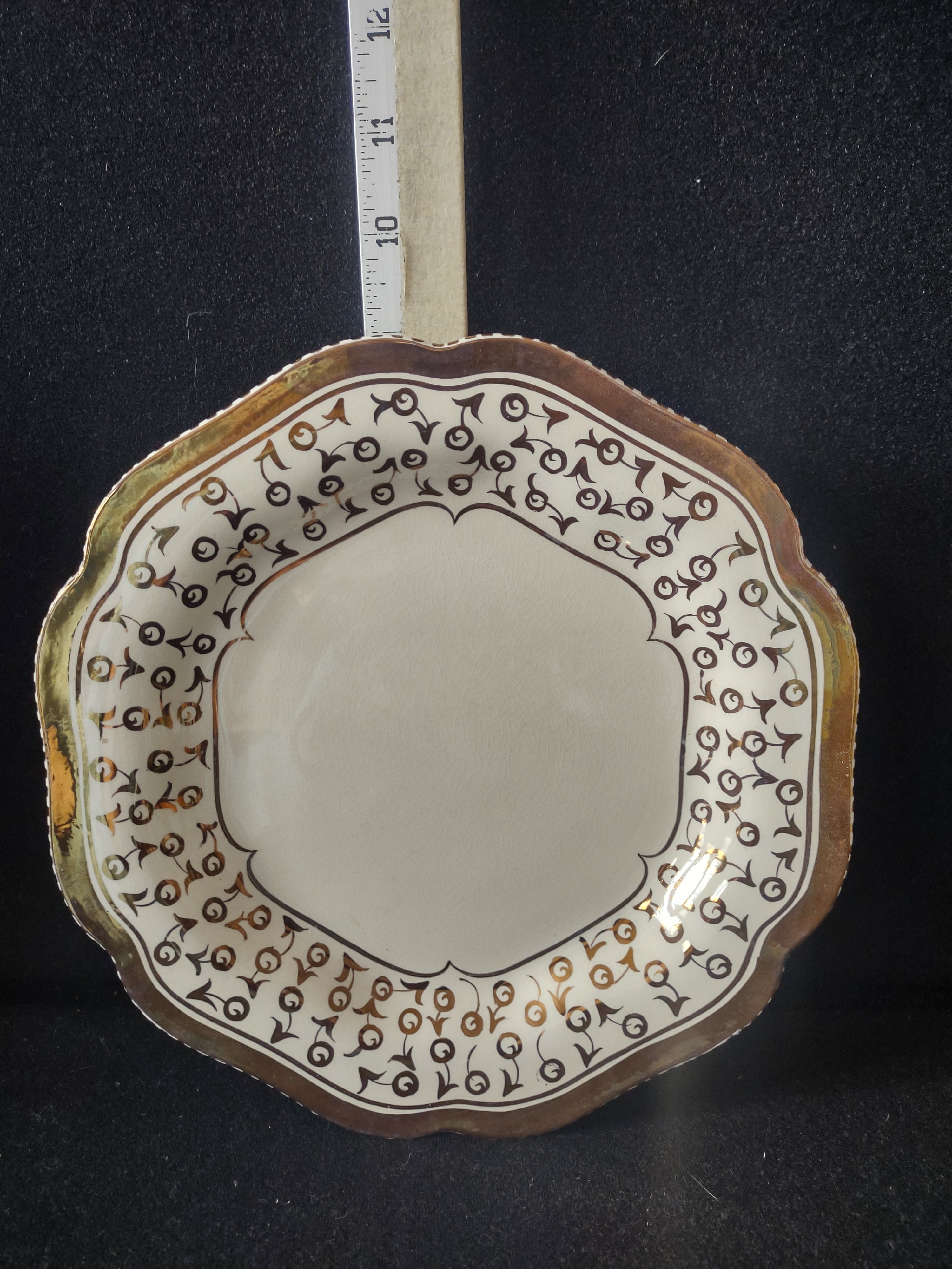 Vintage Wedgwood White Gold Scrollwork Scalloped Bowl Plate England [6050]