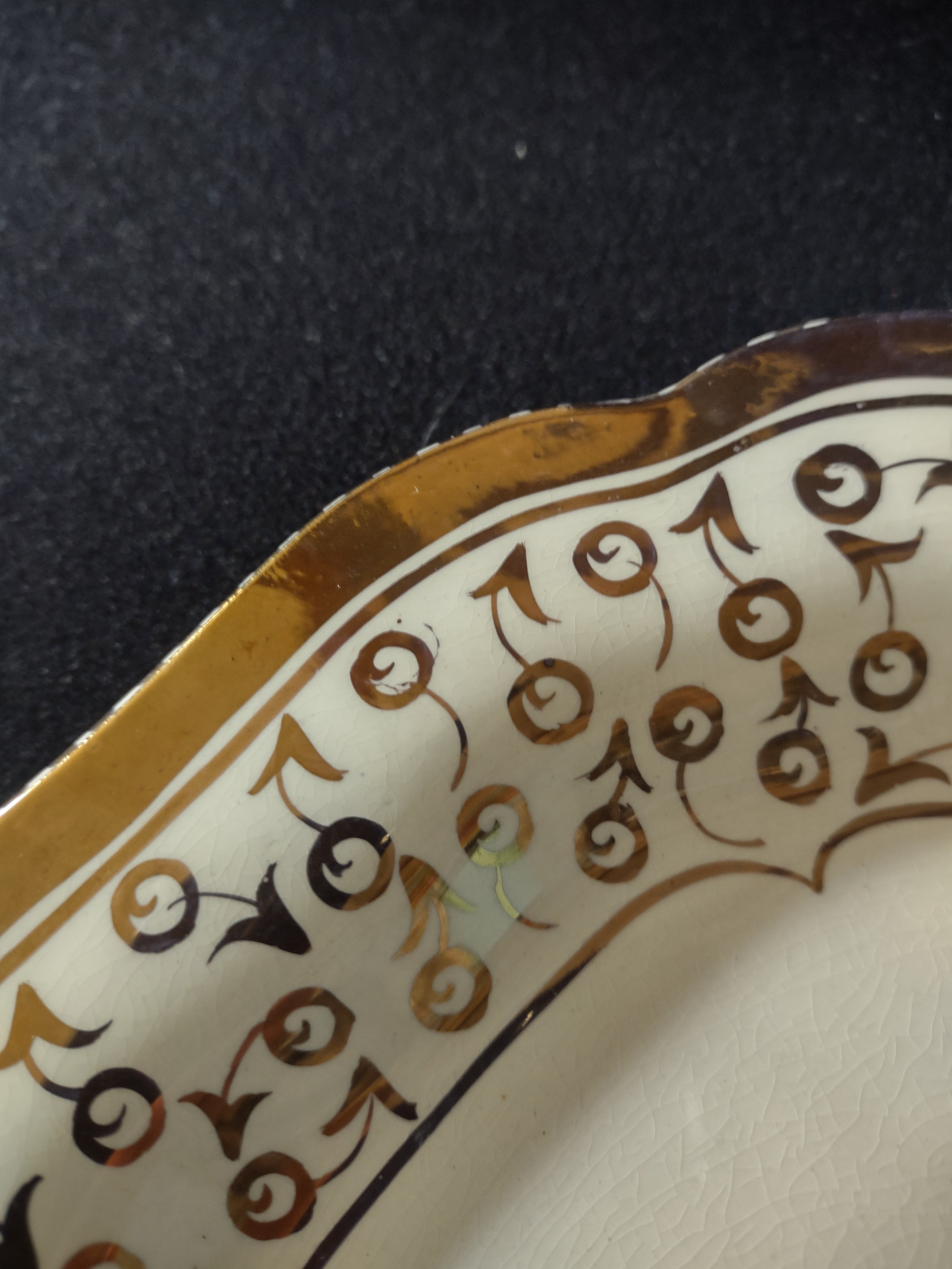 Vintage Wedgwood White Gold Scrollwork Scalloped Bowl Plate England [6050]