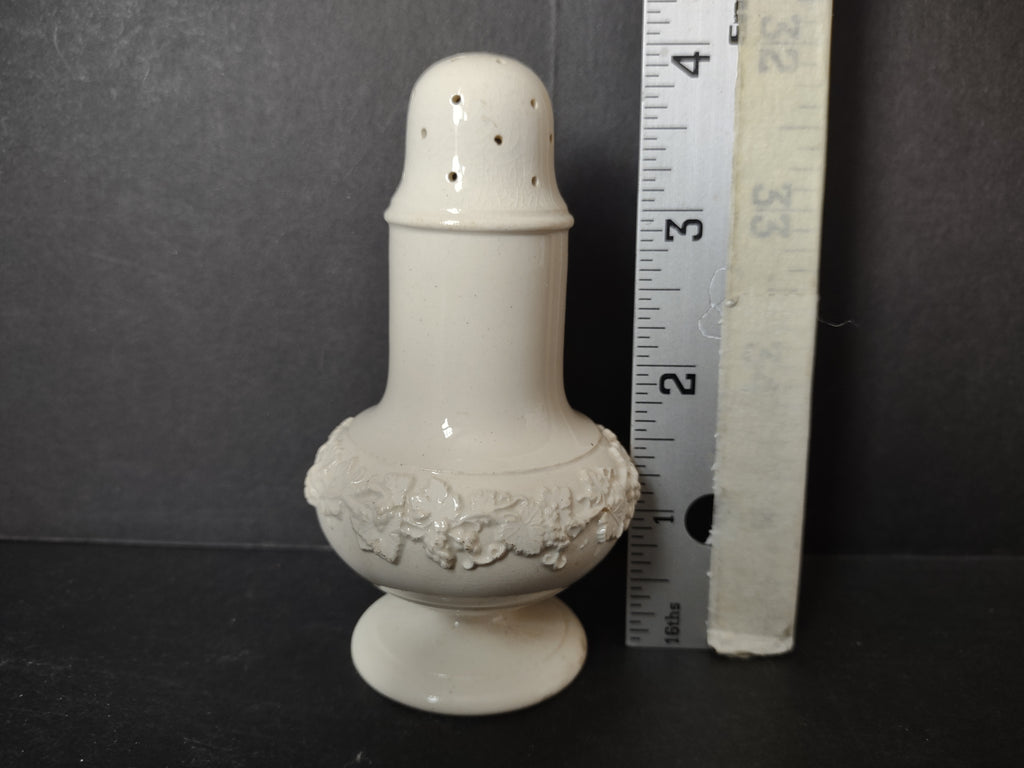 Vintage Wedgwood Embossed Queen's Ware Cream Salt OR Pepper Shaker [6082]