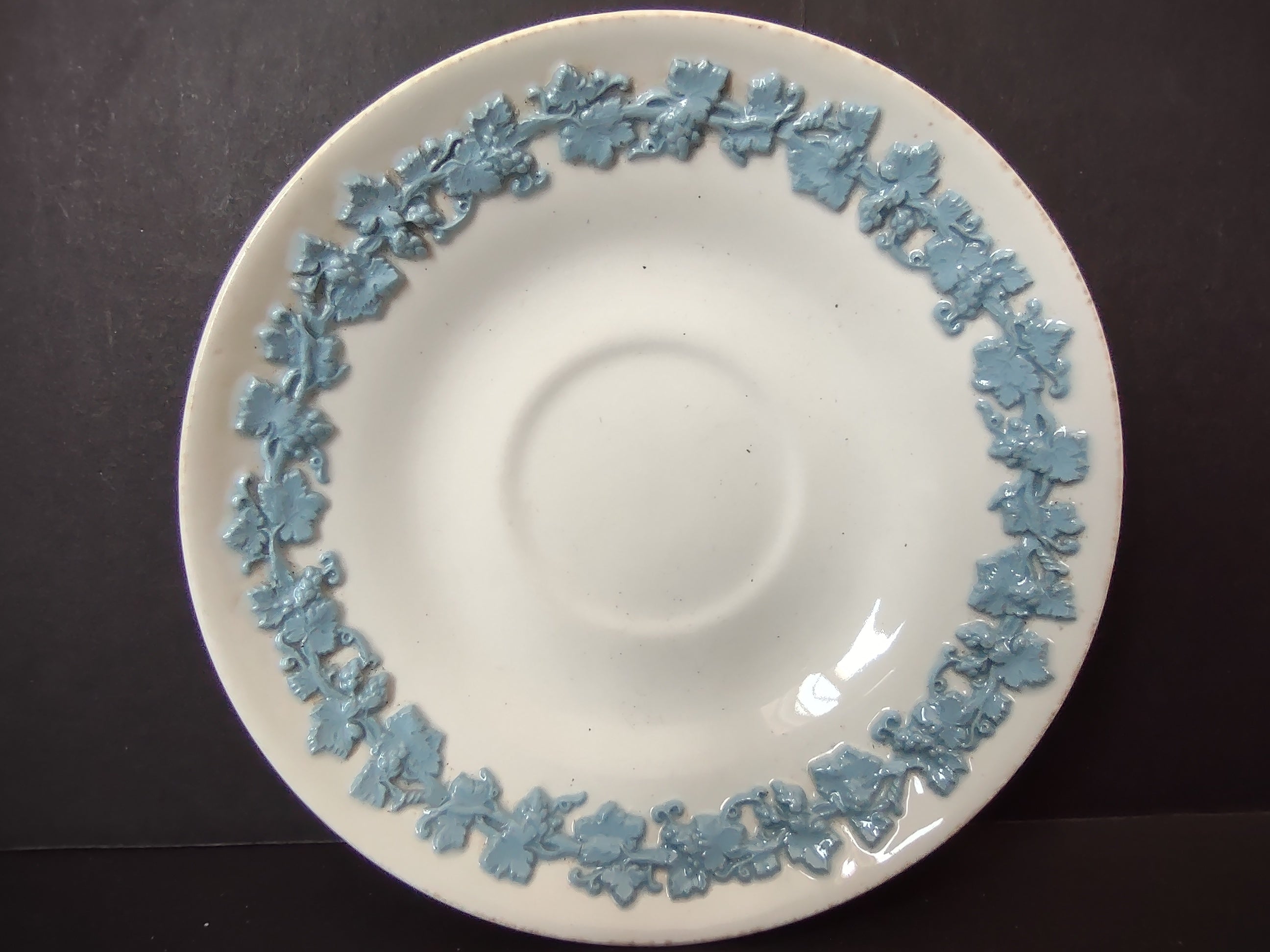 Vintage Wedgwood Etruria Barlaston Blue Grape Vine Saucer Queen's Ware [6080]