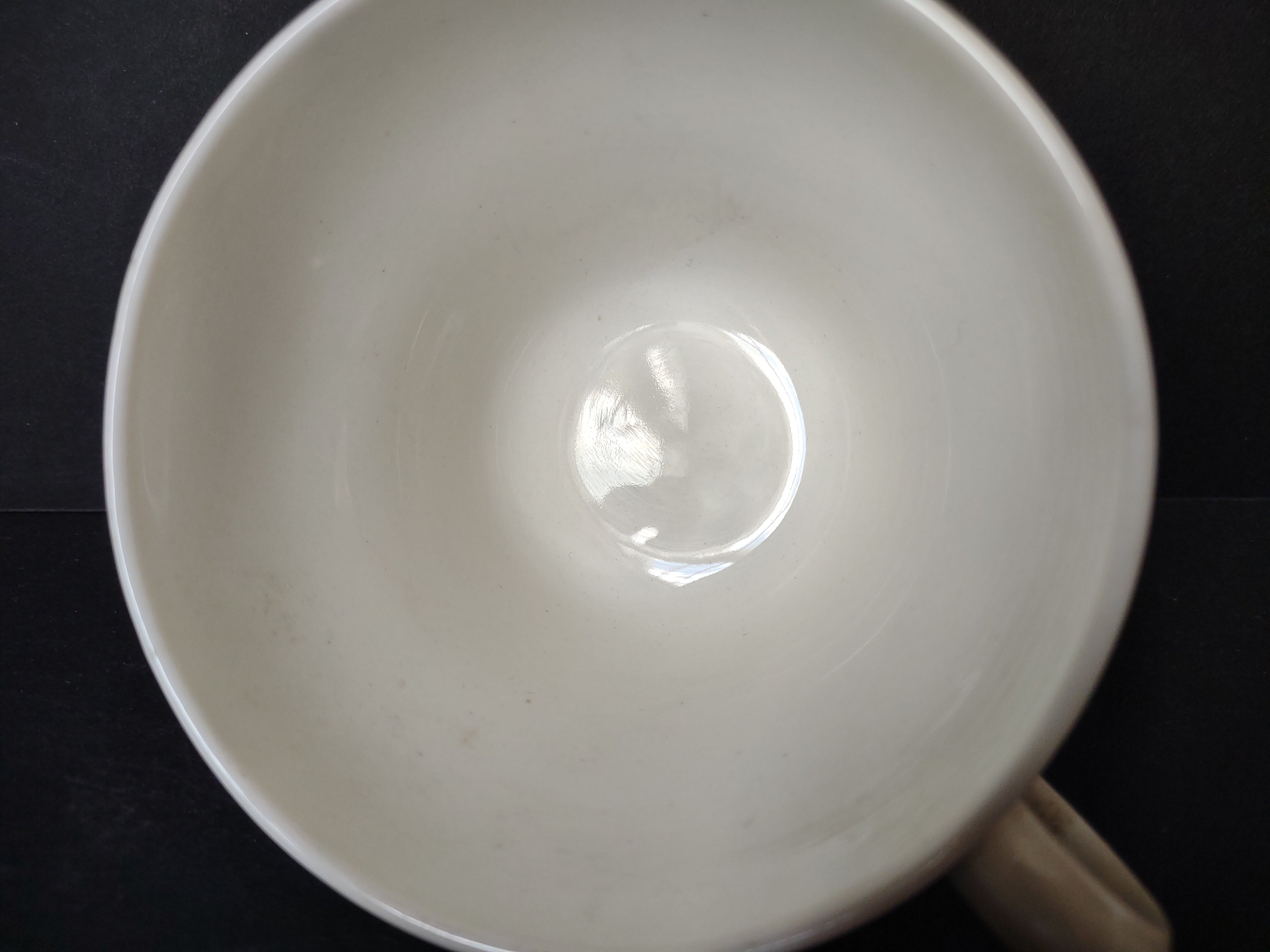 Vintage Wedgwood Embossed Queen's Ware Blue White Teacup Grape Vine Leaf [6077]