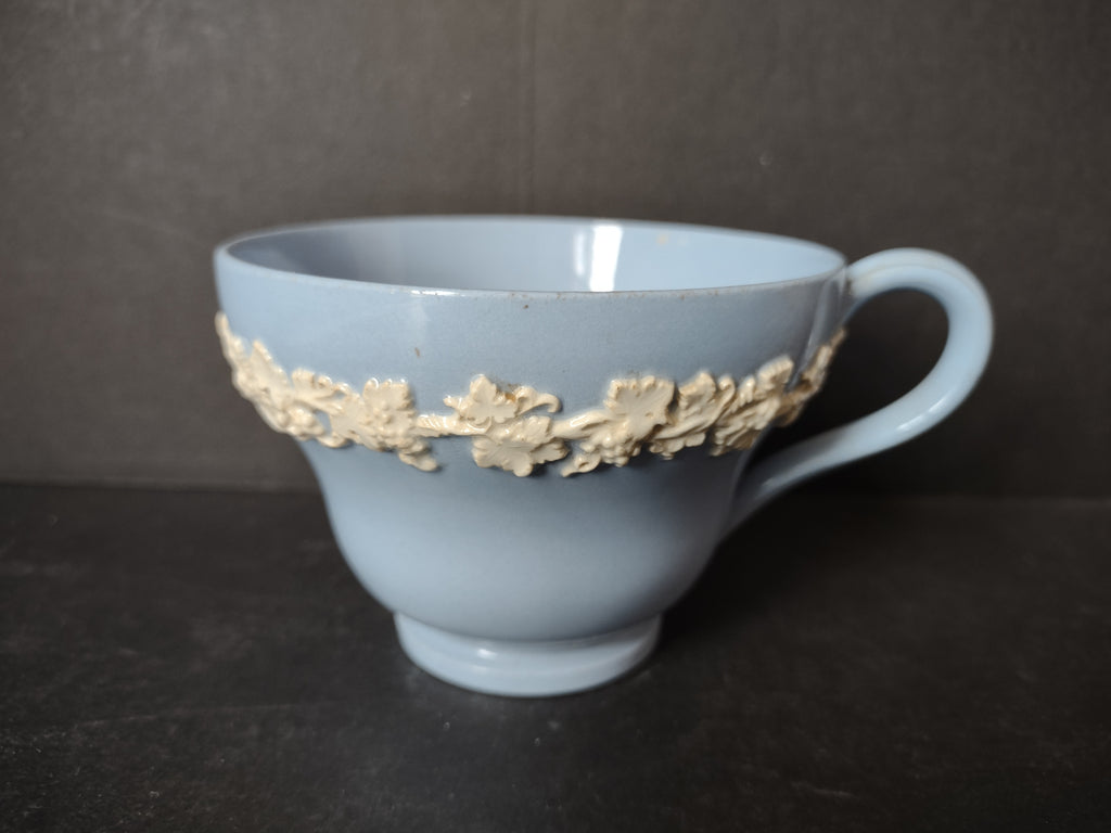 Vintage Wedgwood Embossed Queensware Cream on Blue Grapevine Teacup Only [6072]