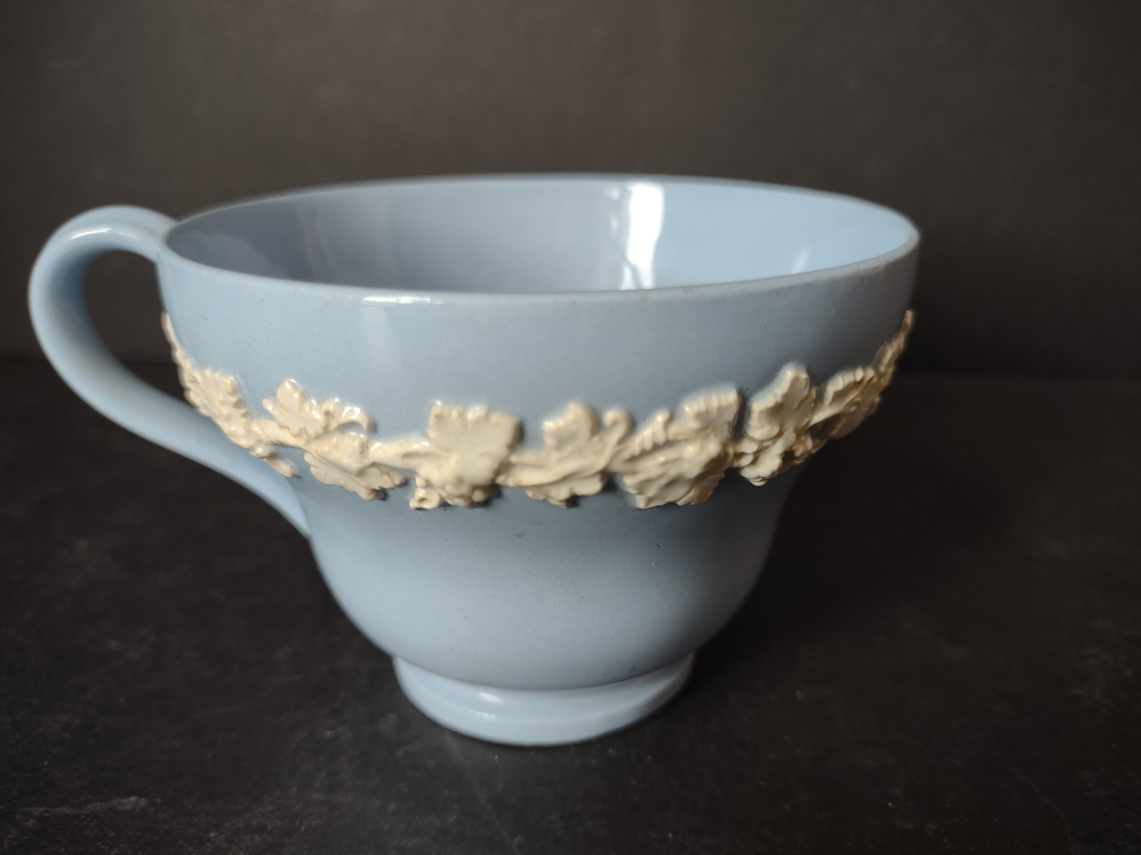 Vintage Wedgwood Embossed Queensware Cream on Blue Grapevine Teacup Only [6072]