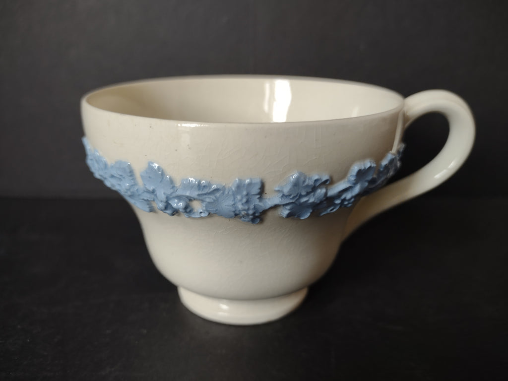 Vintage Wedgwood Embossed Queensware Cream Blue Grapevine Teacup Only [6071]