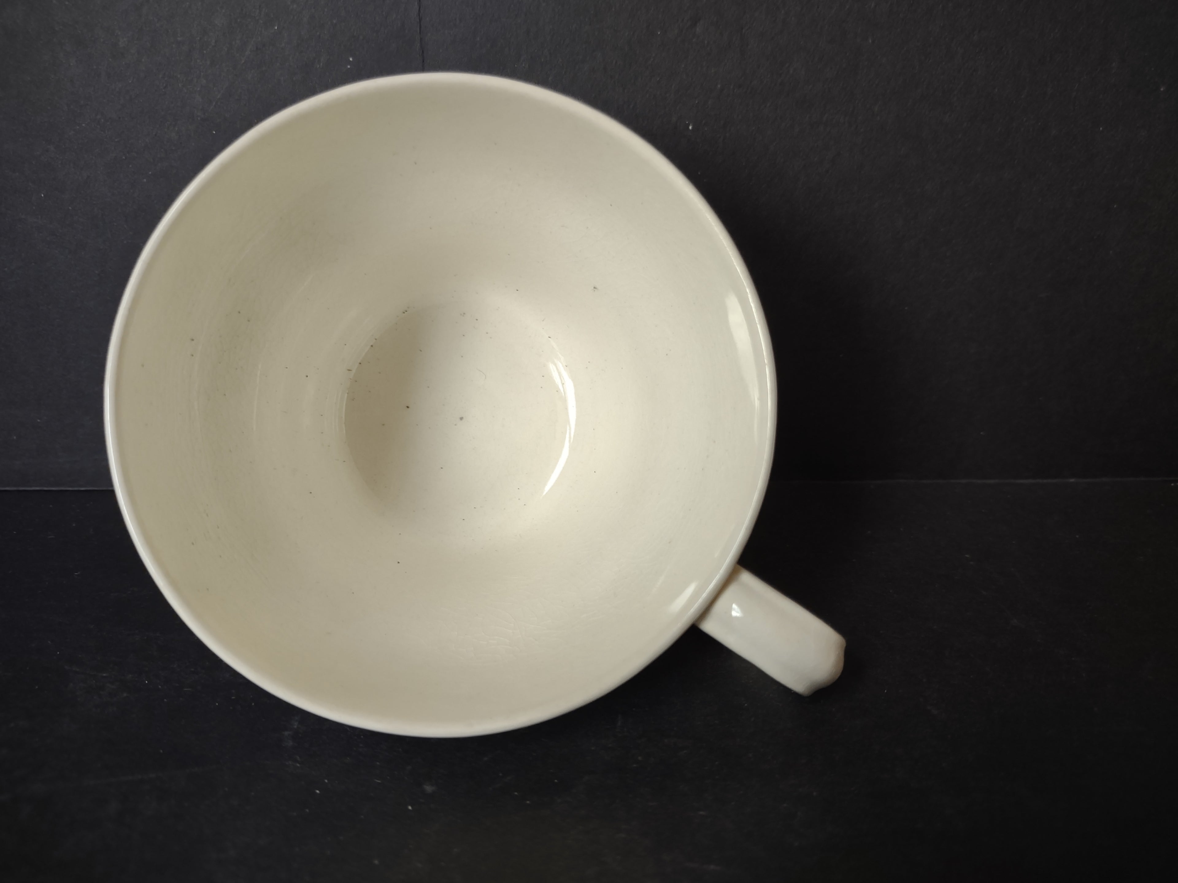 Vintage Wedgwood Embossed Queensware Cream Blue Grapevine Teacup Only [6071]
