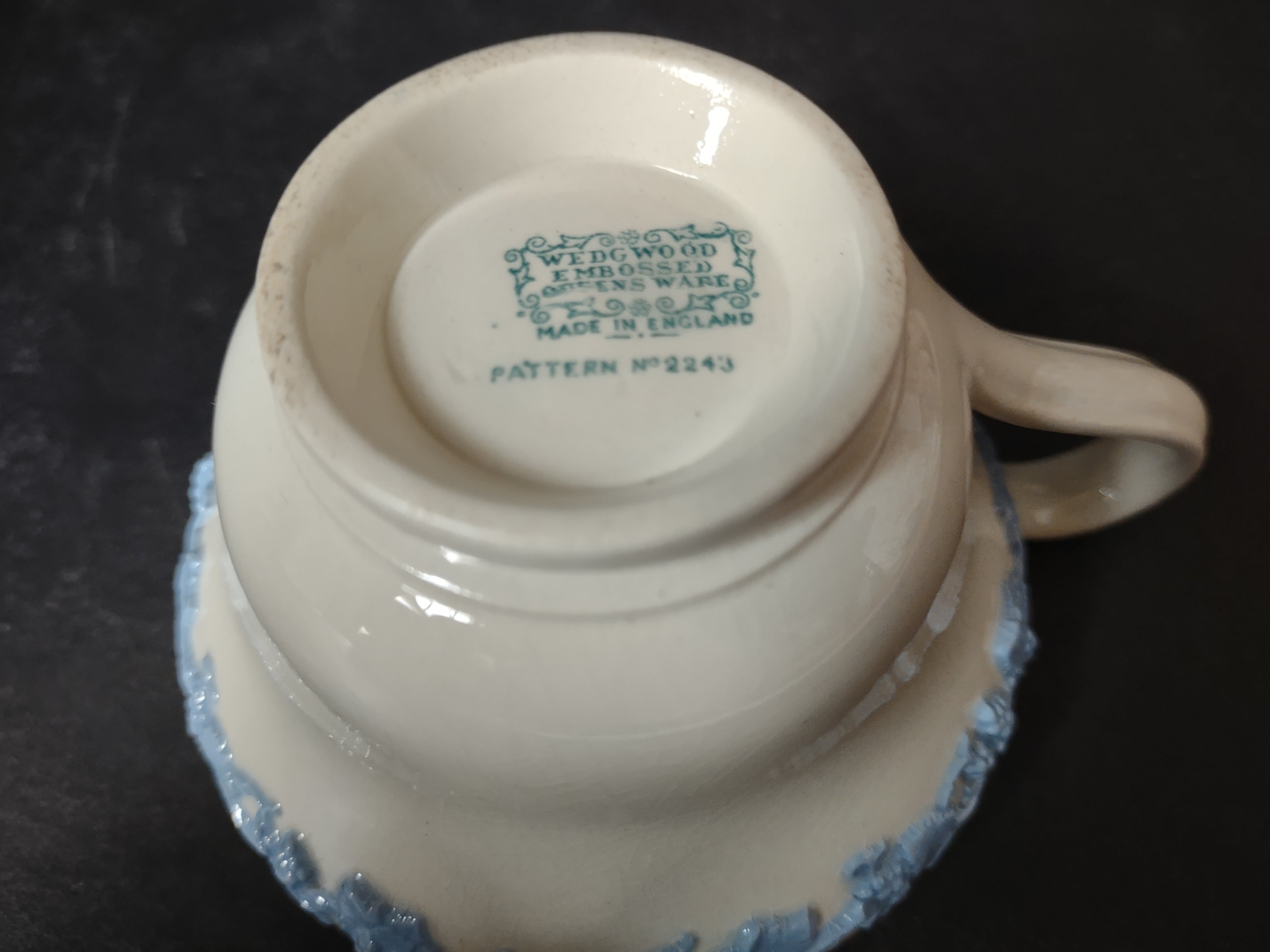 Vintage Wedgwood Embossed Queensware Cream Blue Grapevine Teacup Only [6071]