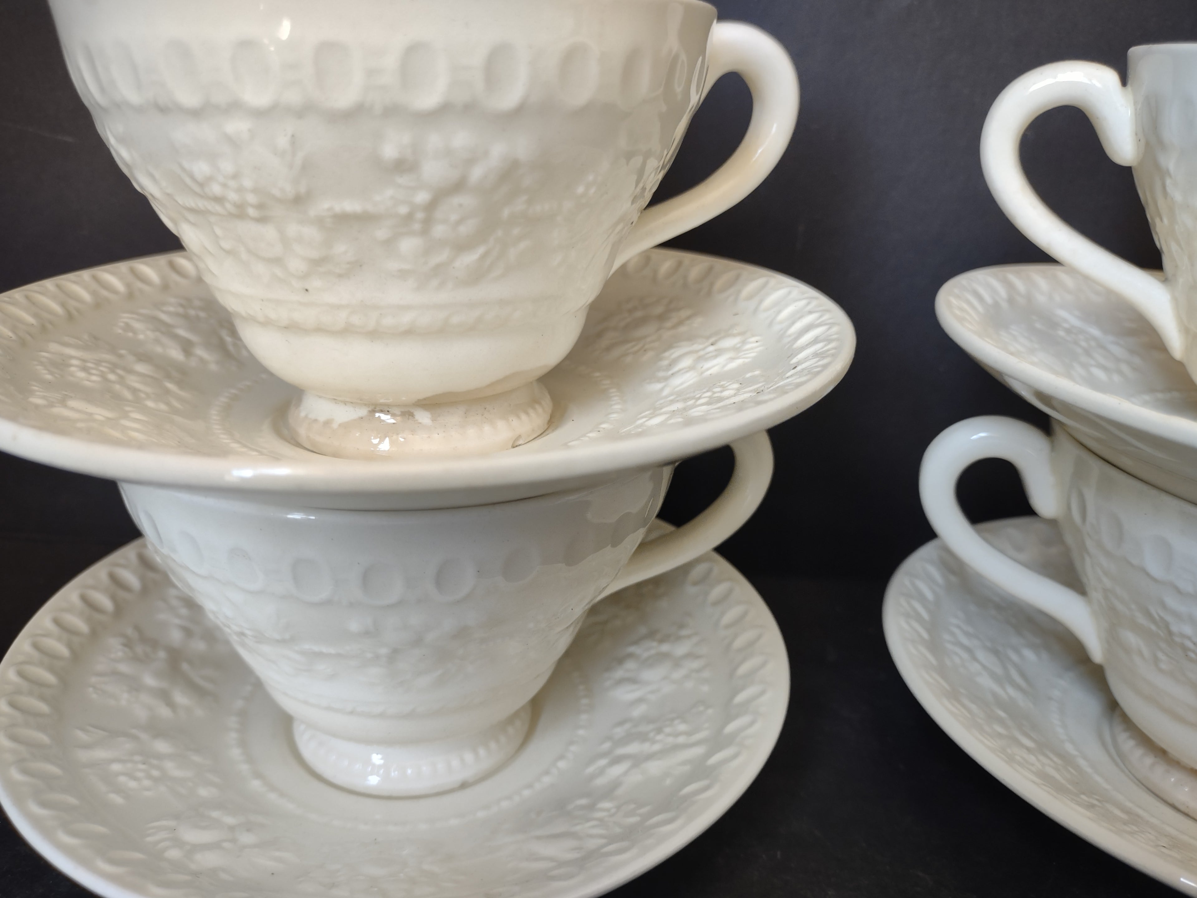 Vintage Wedgwood Patrician White Embossed Footed Cup & Saucer Set of 4 [6106]