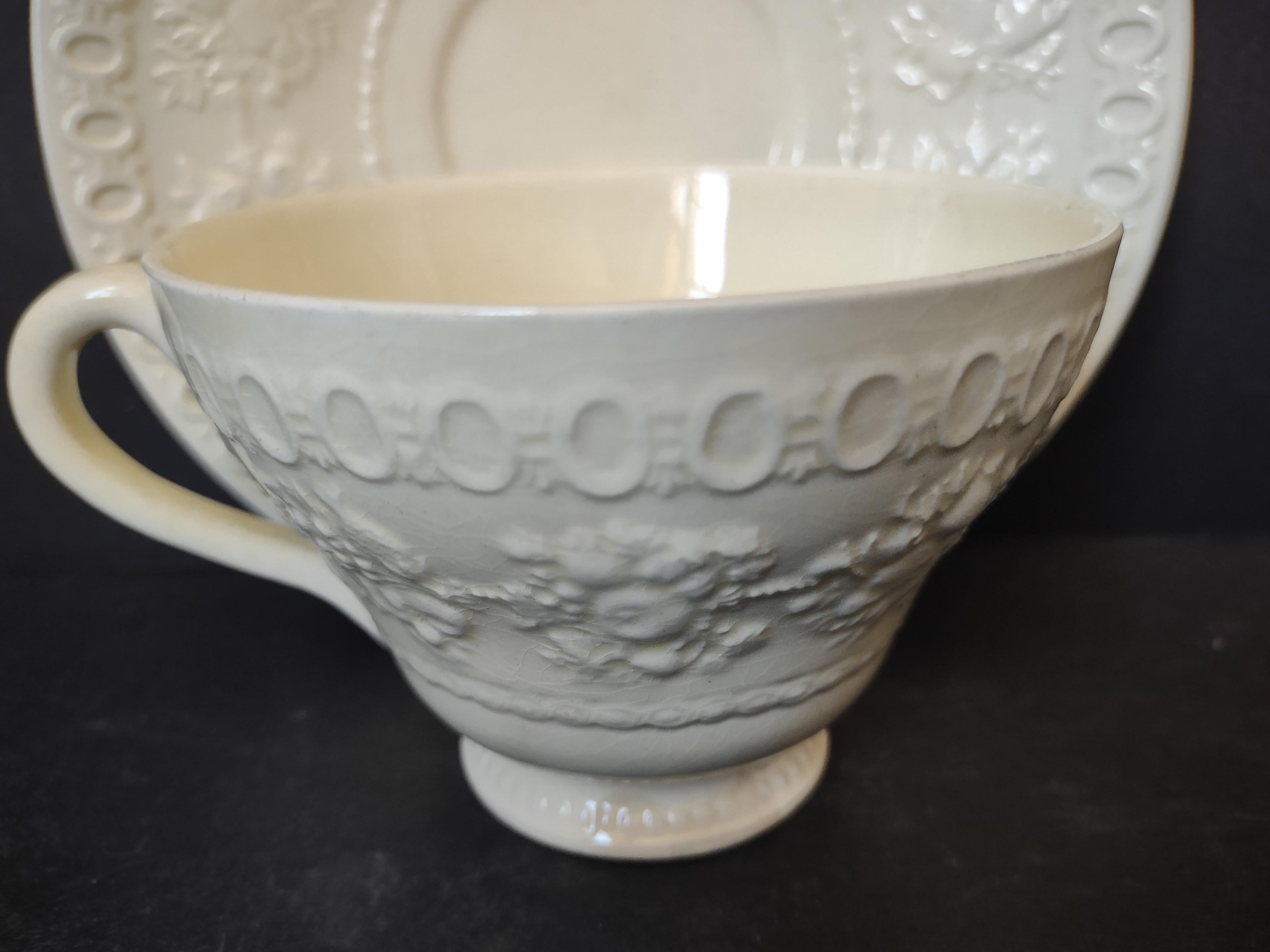 Vintage Wedgwood Wellesley Cream Embossed Cup & Saucer Set [6110]