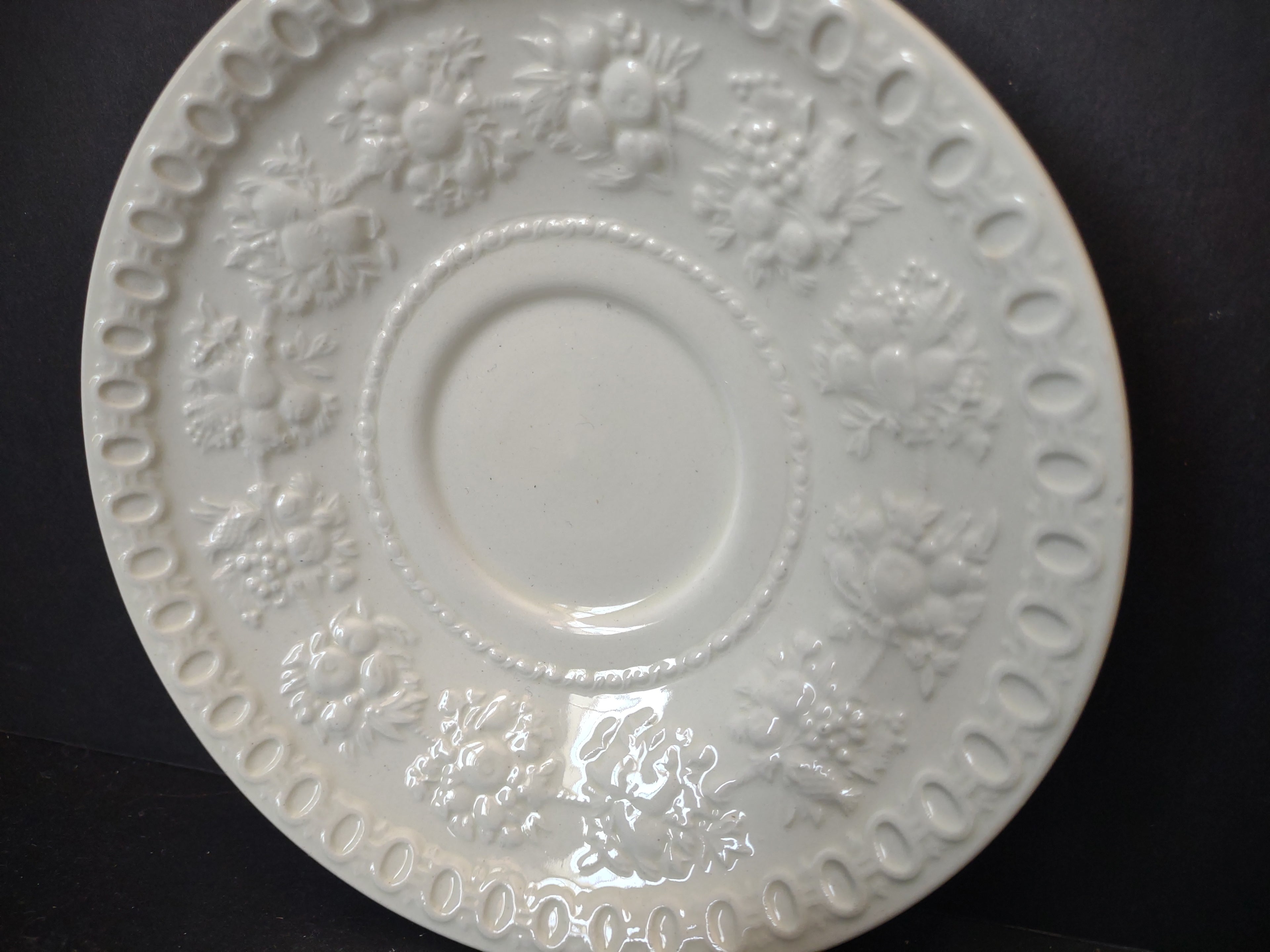 Vintage Wedgwood Wellesley Cream Embossed Saucer Etruria Barlaston [6108]