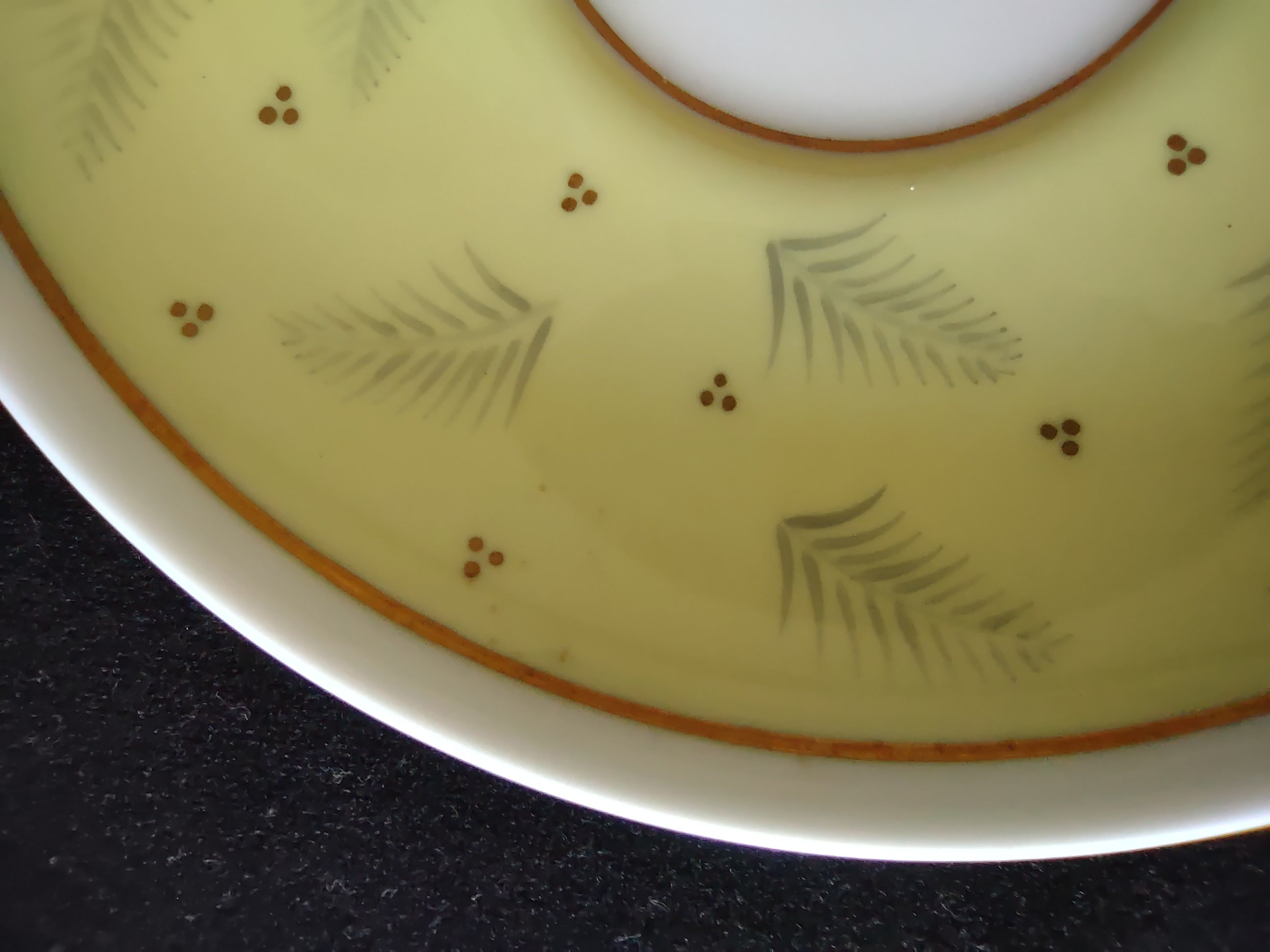Vintage Wedgwood Bone China Yellow Fern Saucer England [6104]