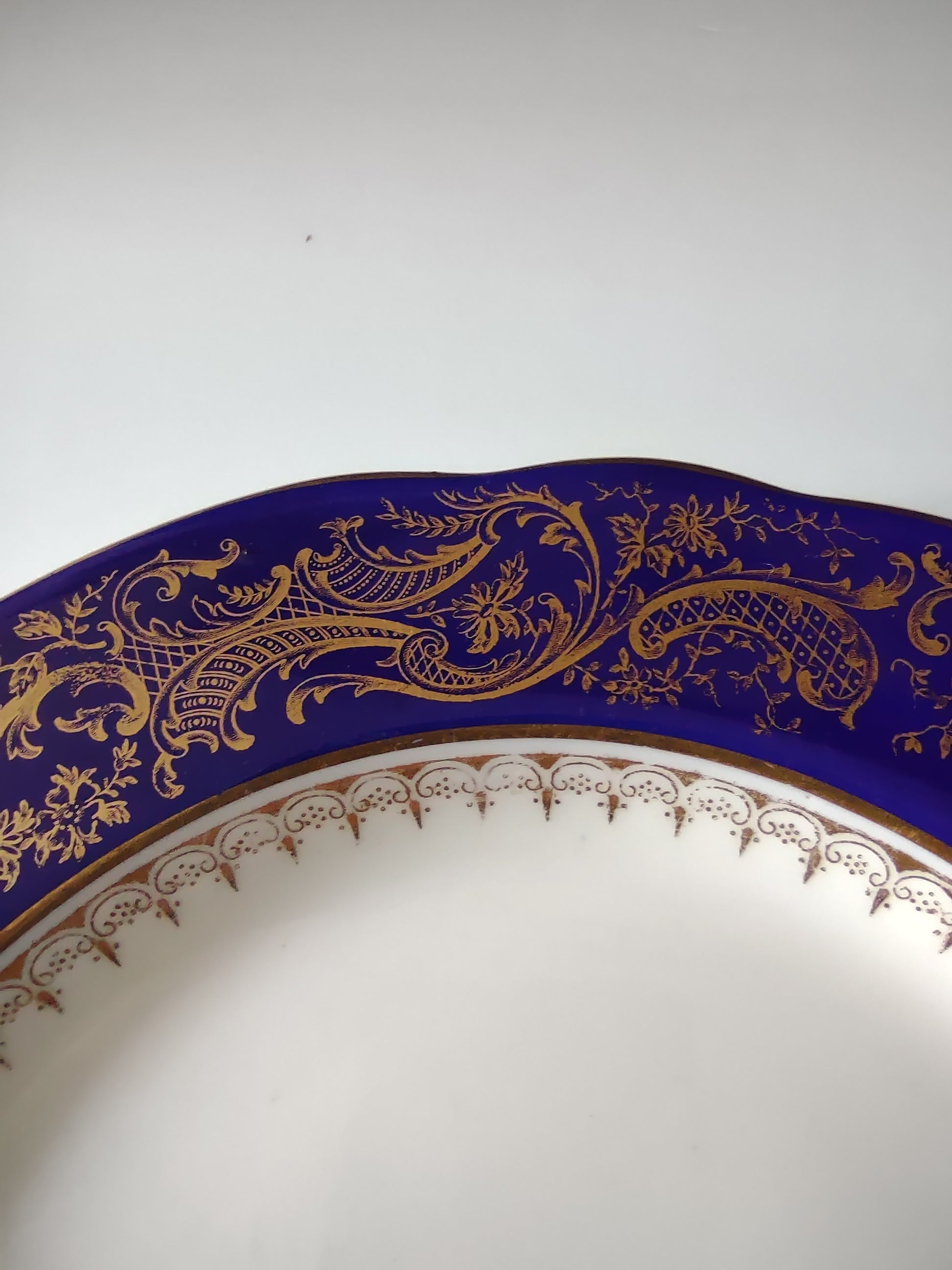 Vintage Wedgwood Dinner Plate Cobalt Blue Gold Acanthus England [6124]
